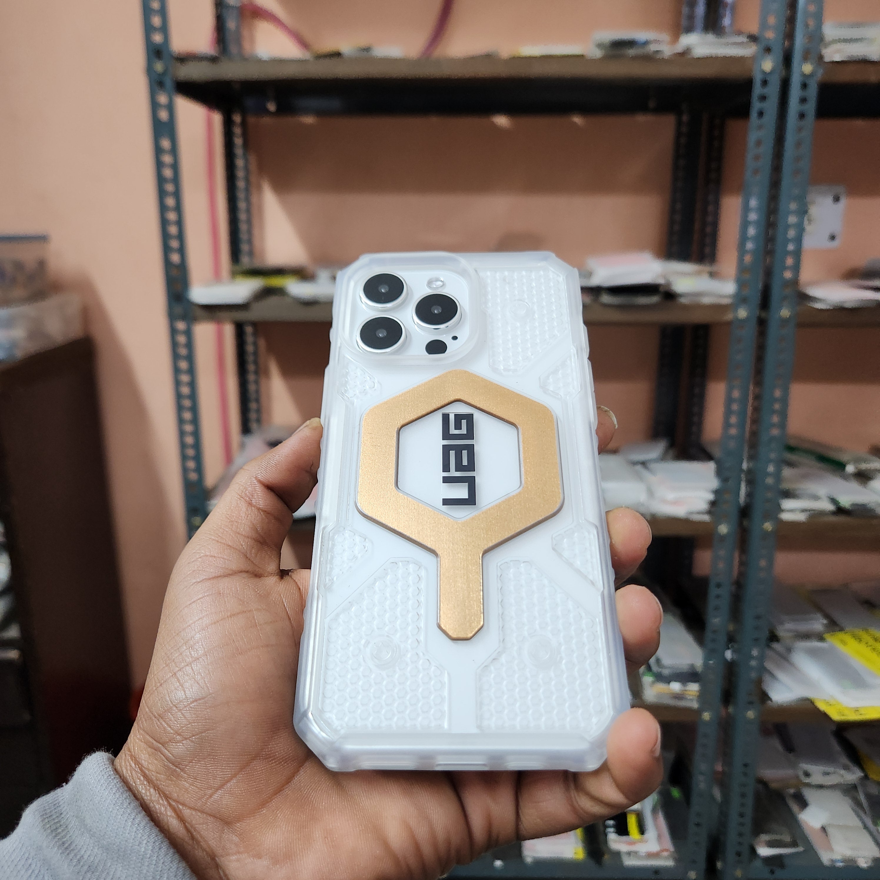 iPhone 16 Pro Pathfinder Rugged Armor Protective Case with Magsafe - Desert