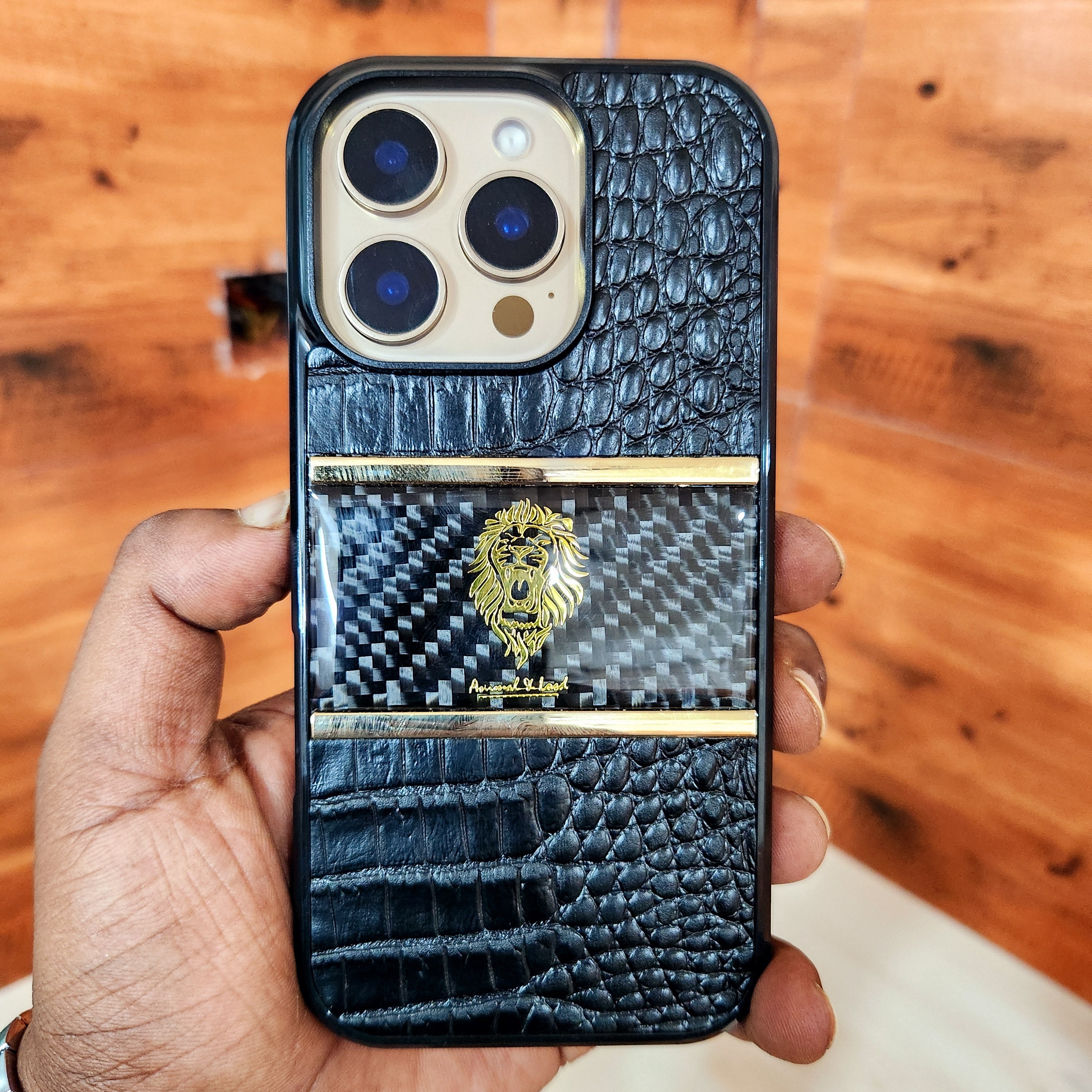 iPhone 16 Pro Classic Leather Shine Carbon Case with Golden Chrome - Design 3