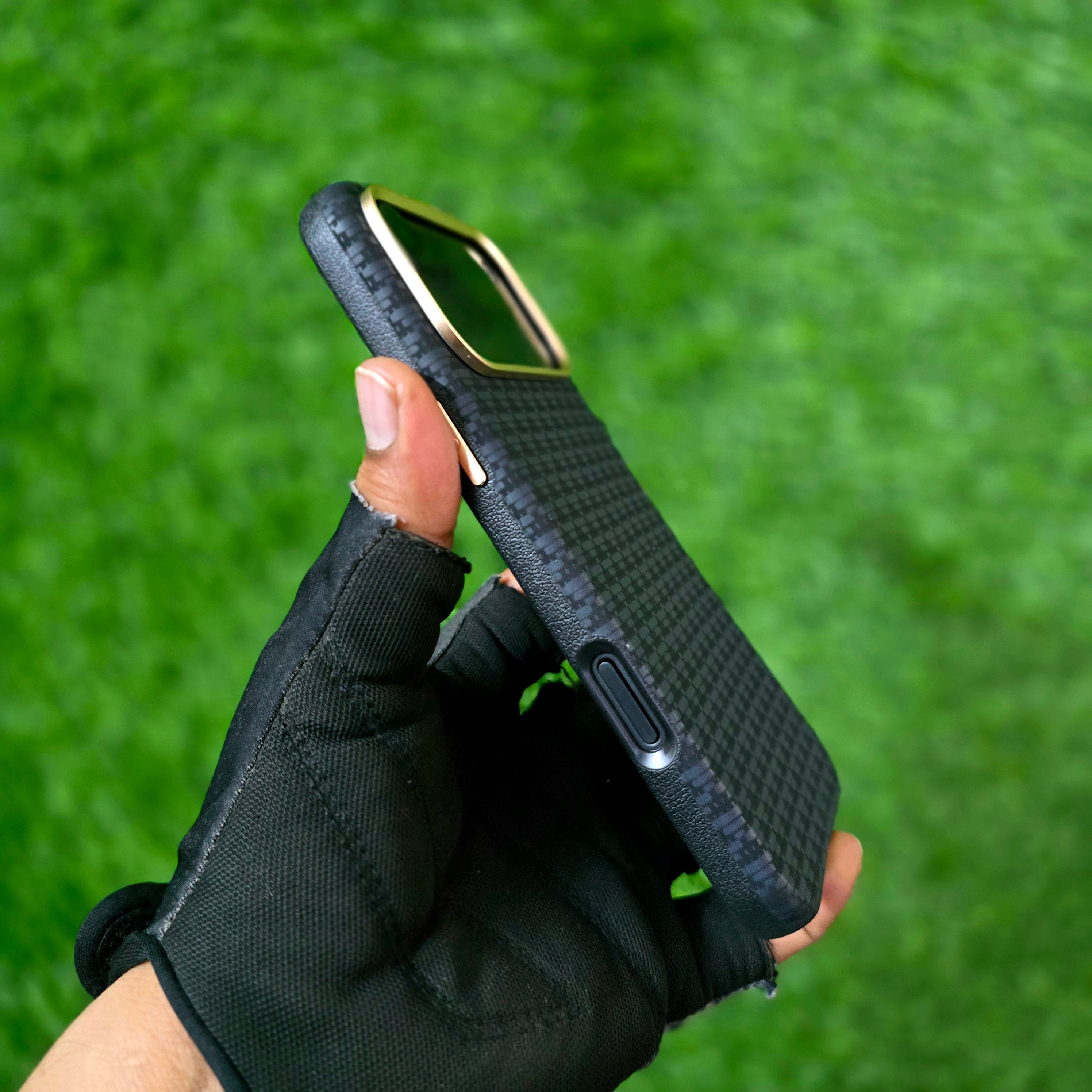 iPhone 17 Pro Max Carbon Cover, SIBLING Series Case with Metal Camera Protection - Black