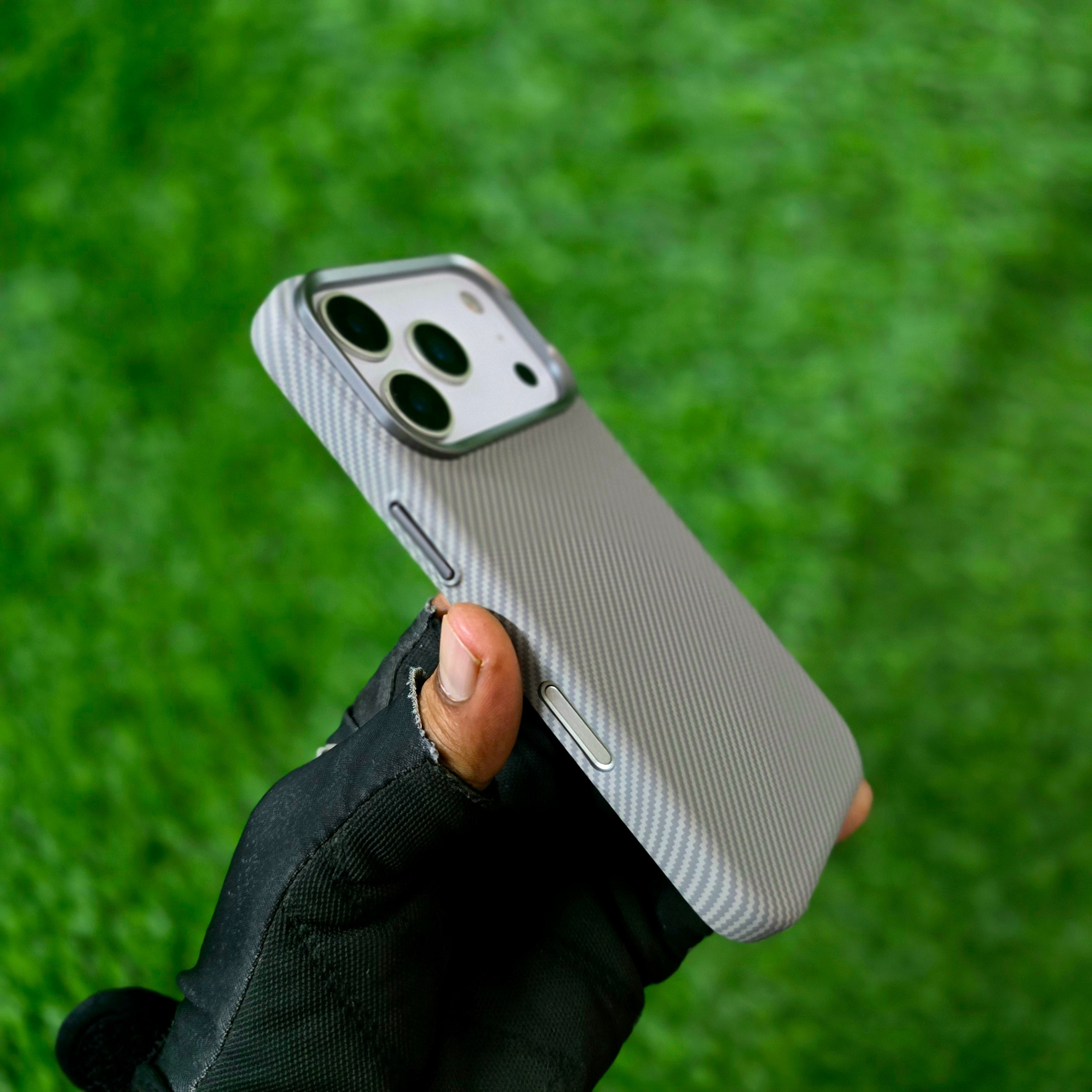 iPhone 17 Pro Carbon Case, 600D Carbon Fiber Texture Hard PC with Magsafe - Titanium