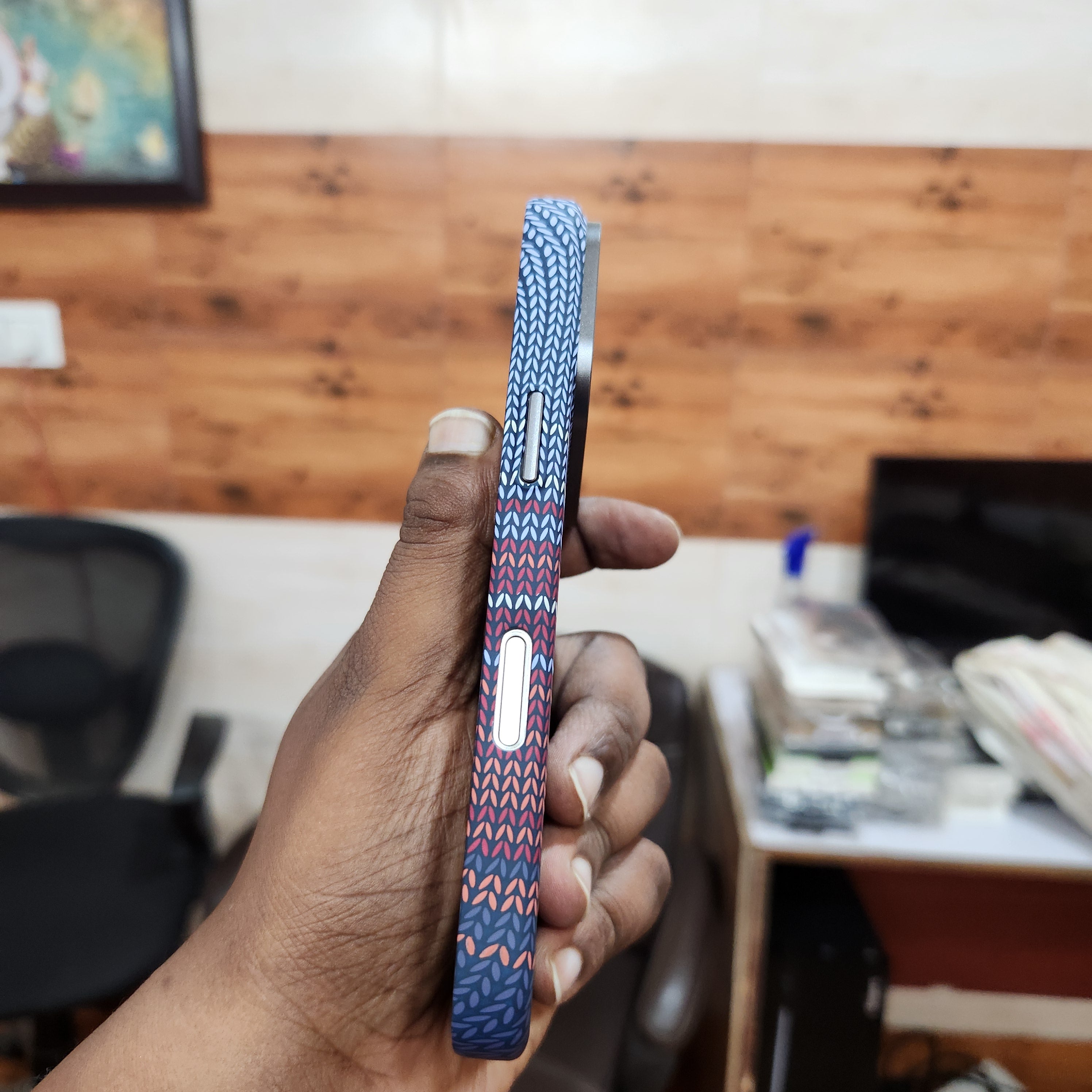 iPhone 17 Pro 0.8mm Ultrathin Carbon Fiber Texture Case with Magsafe - Blue