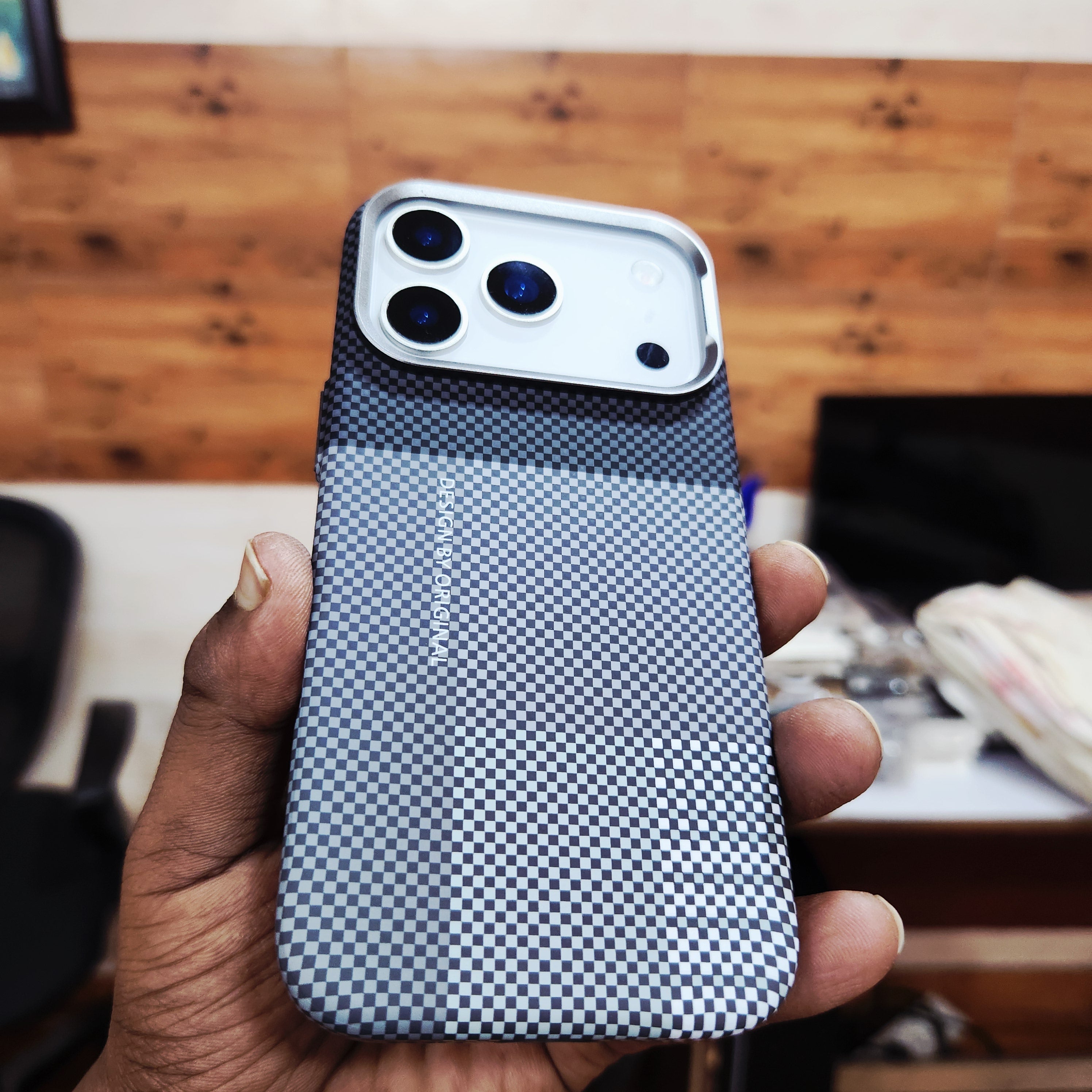 iPhone 17 Pro 0.8mm Ultrathin Carbon Fiber Texture Case with Magsafe - Gray