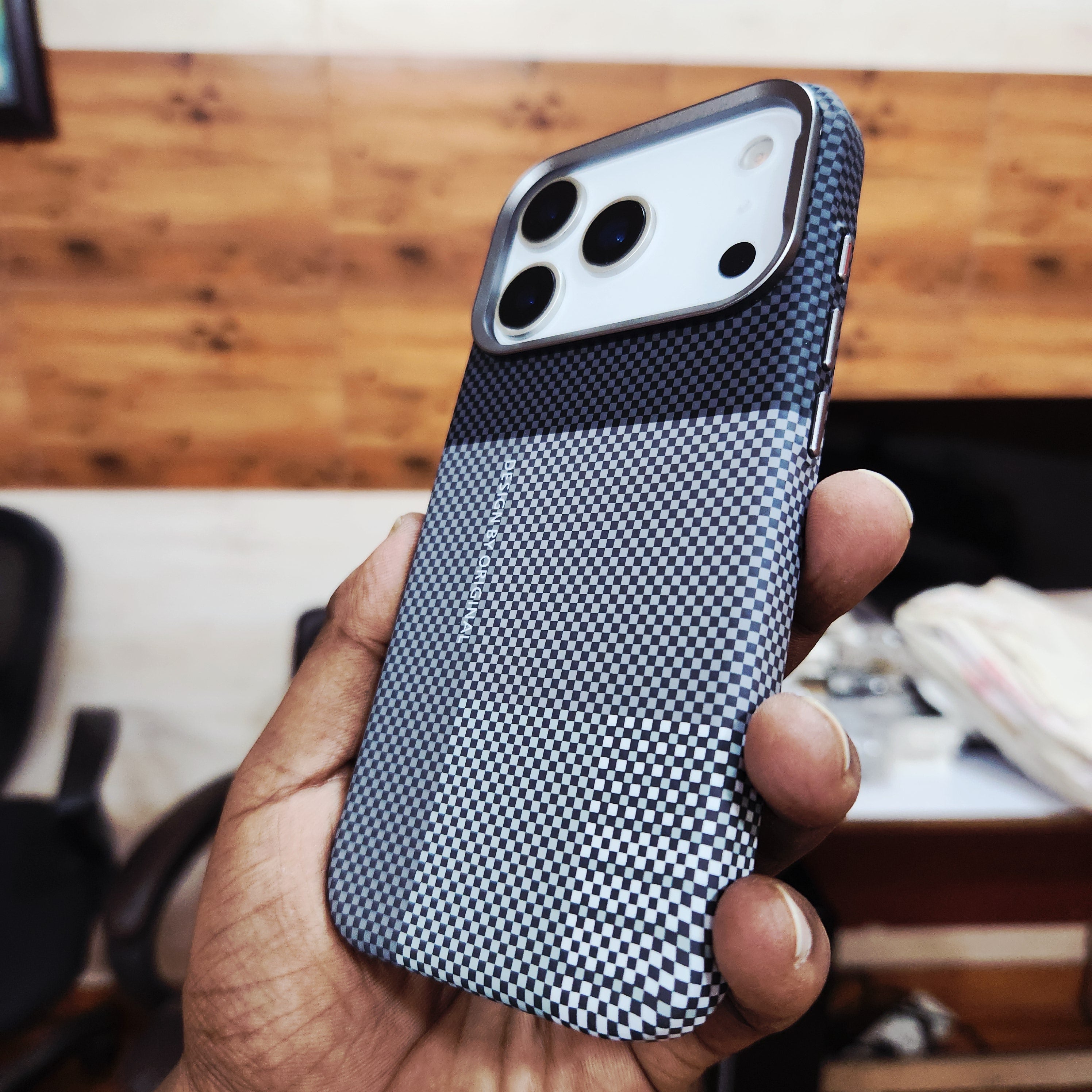 iPhone 17 Pro 0.8mm Ultrathin Carbon Fiber Texture Case with Magsafe - Gray