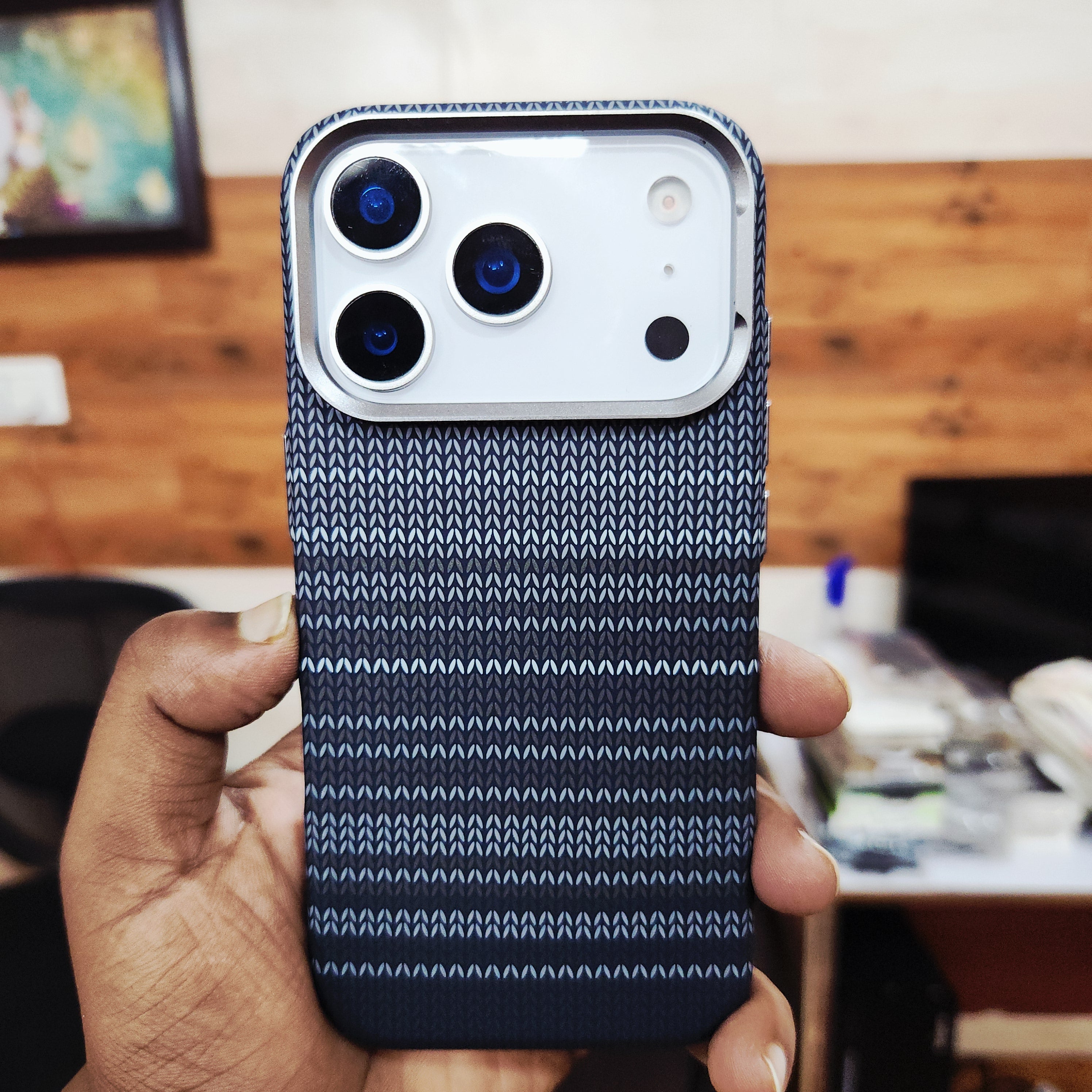 iPhone 17 Pro 0.8mm Ultrathin Carbon Fiber Texture Case with Magsafe - Black