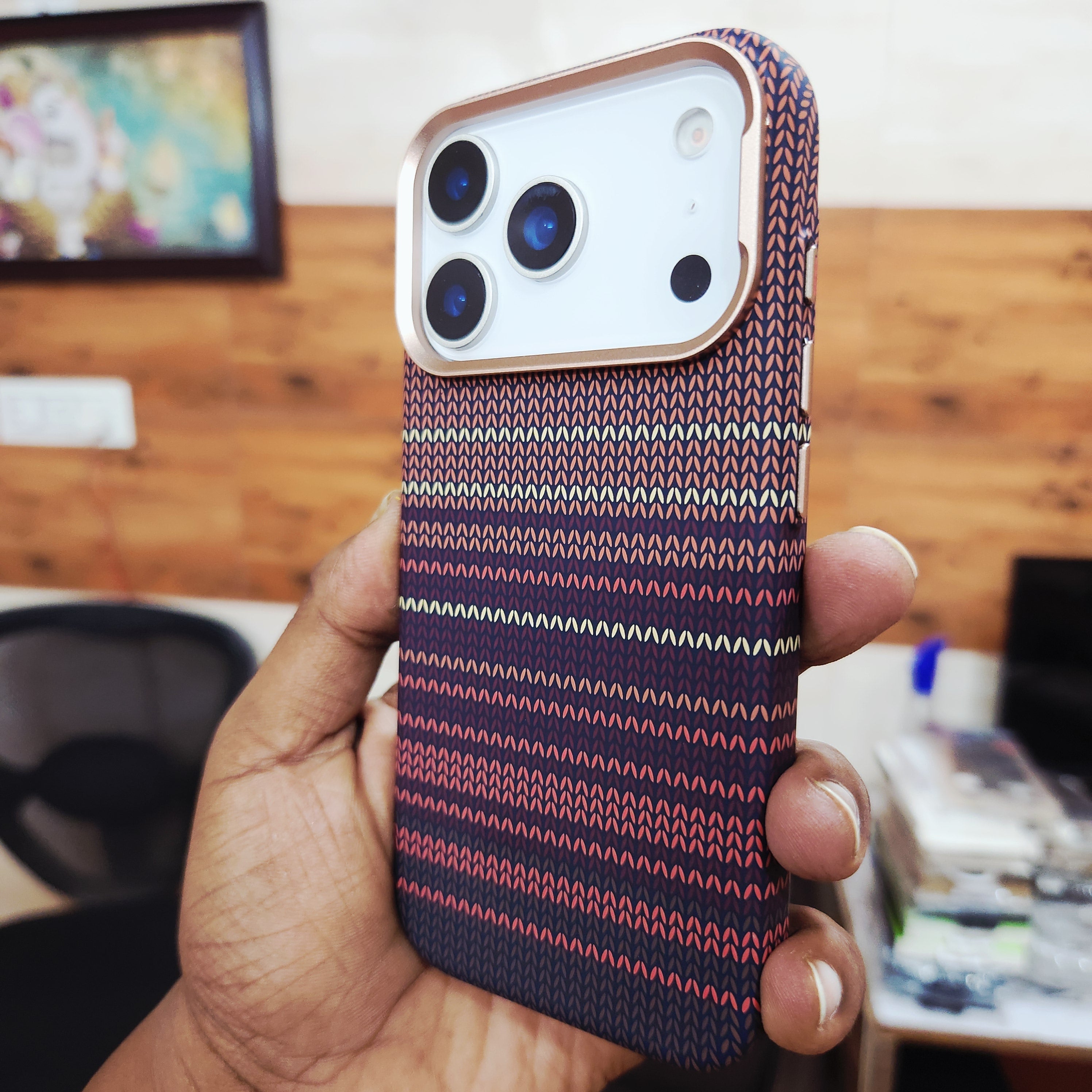 iPhone 17 Pro 0.8mm Ultrathin Carbon Fiber Texture Case with Magsafe - Maroon