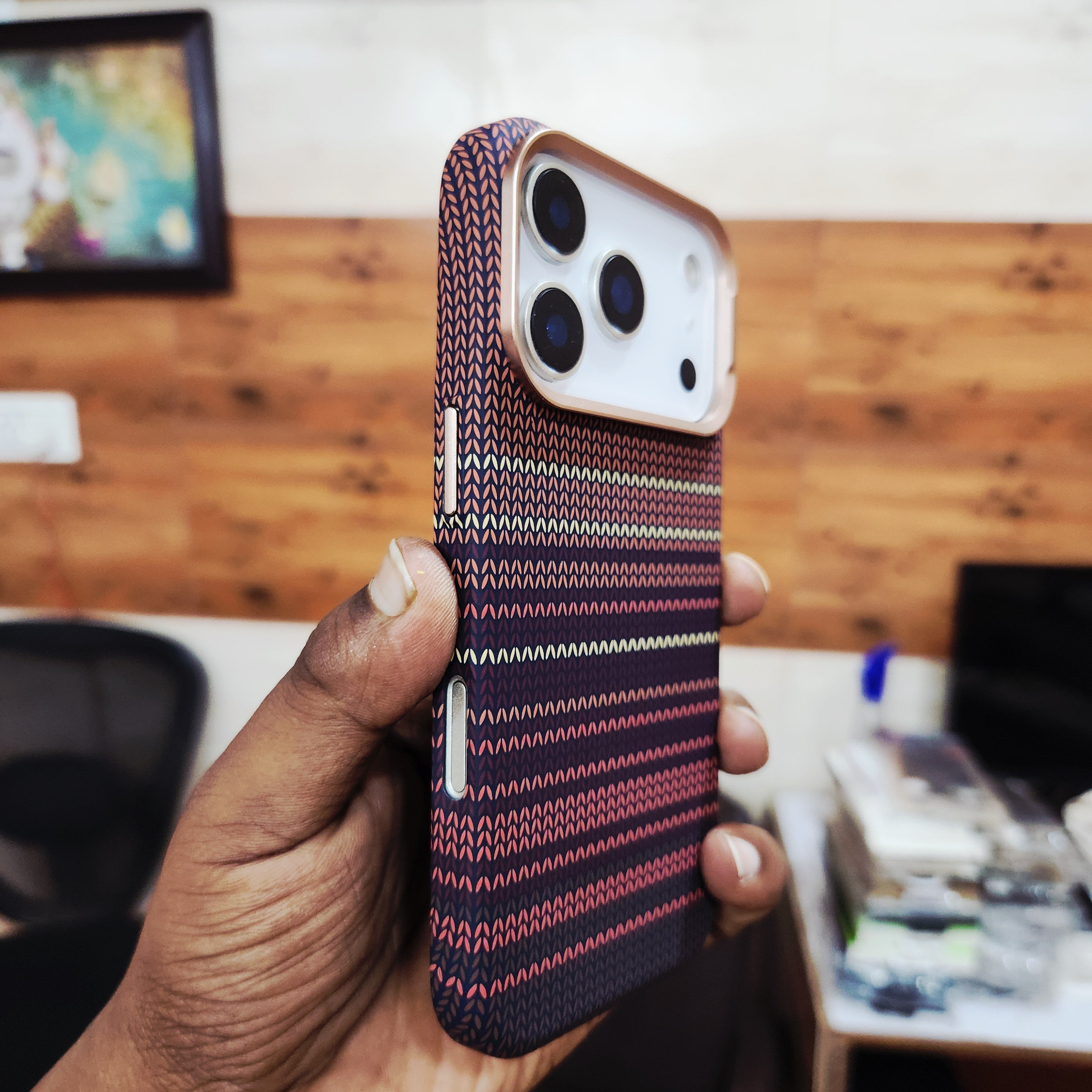 iPhone 17 Pro 0.8mm Ultrathin Carbon Fiber Texture Case with Magsafe - Maroon