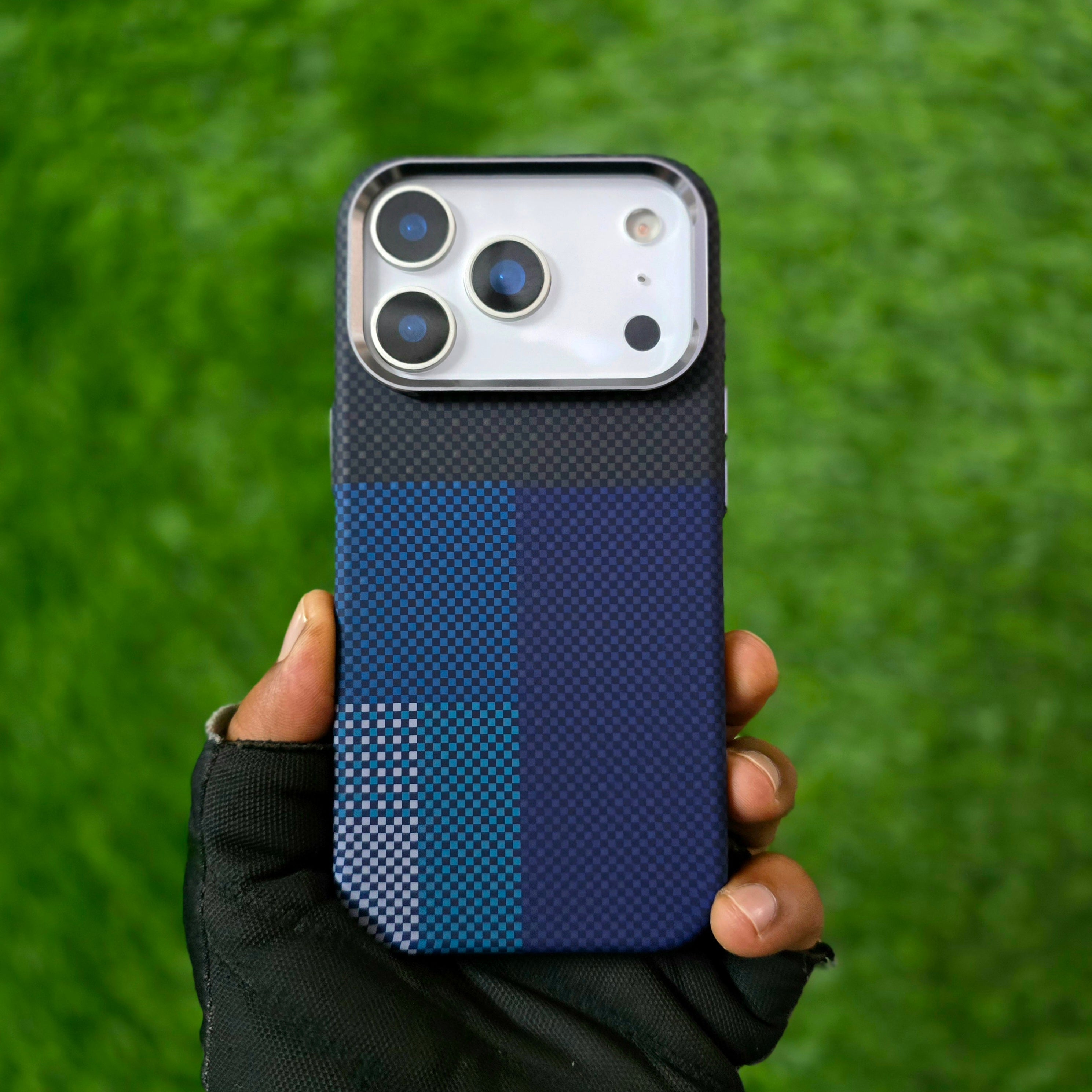 iPhone 17 Pro Aramid Carbon Fiber Texture 0.8mm Thin Cover with Magsafe - Black