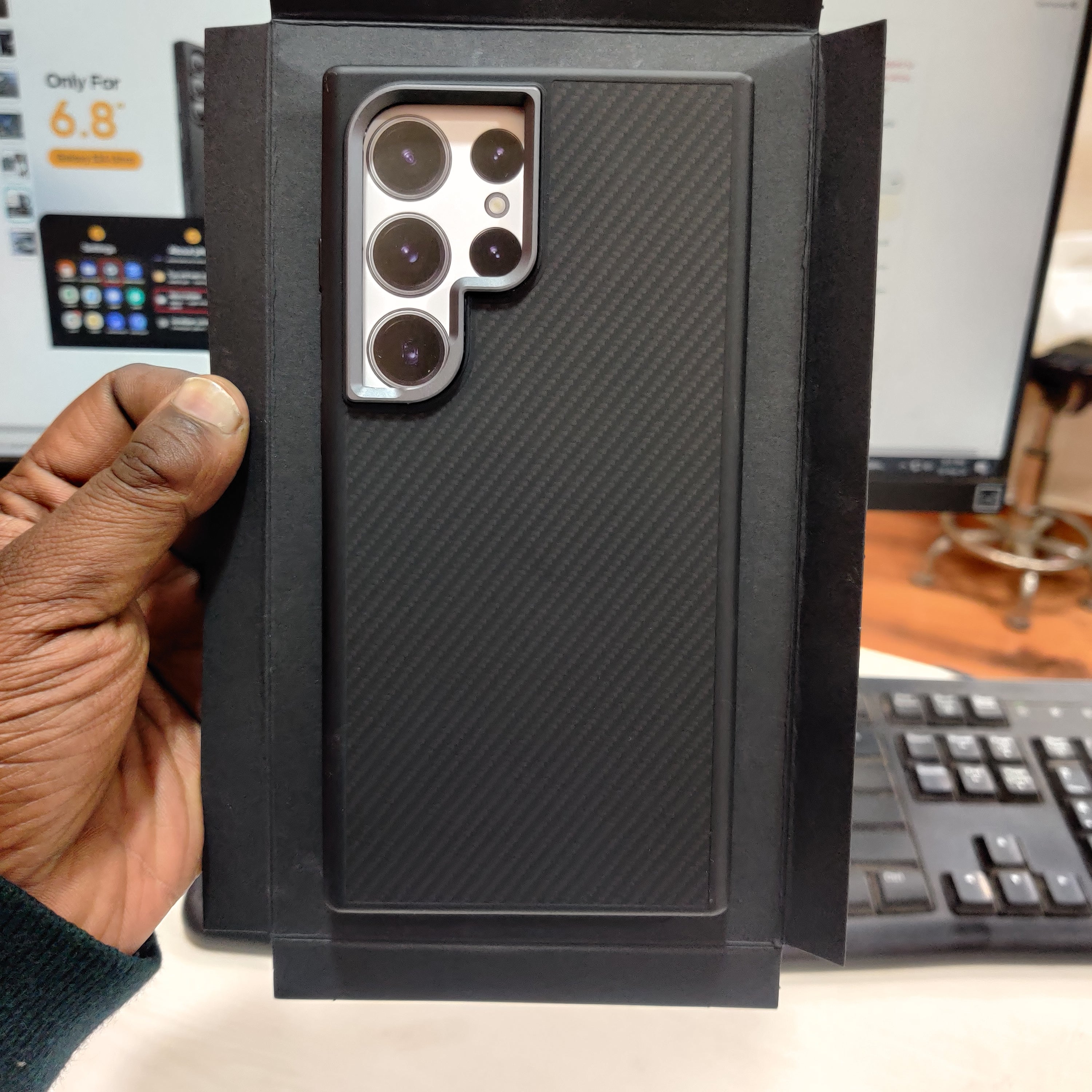 Samsung Galaxy S24 Ultra Soft Carbon Case with Metal Camera Protection
