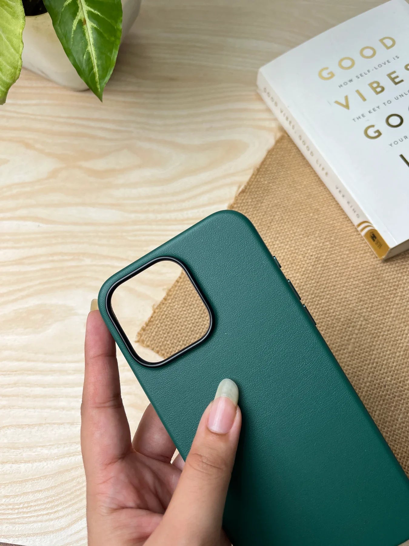 iPhone 15 Kzdoo Noble Classic Series Genuine Leather Case - Green