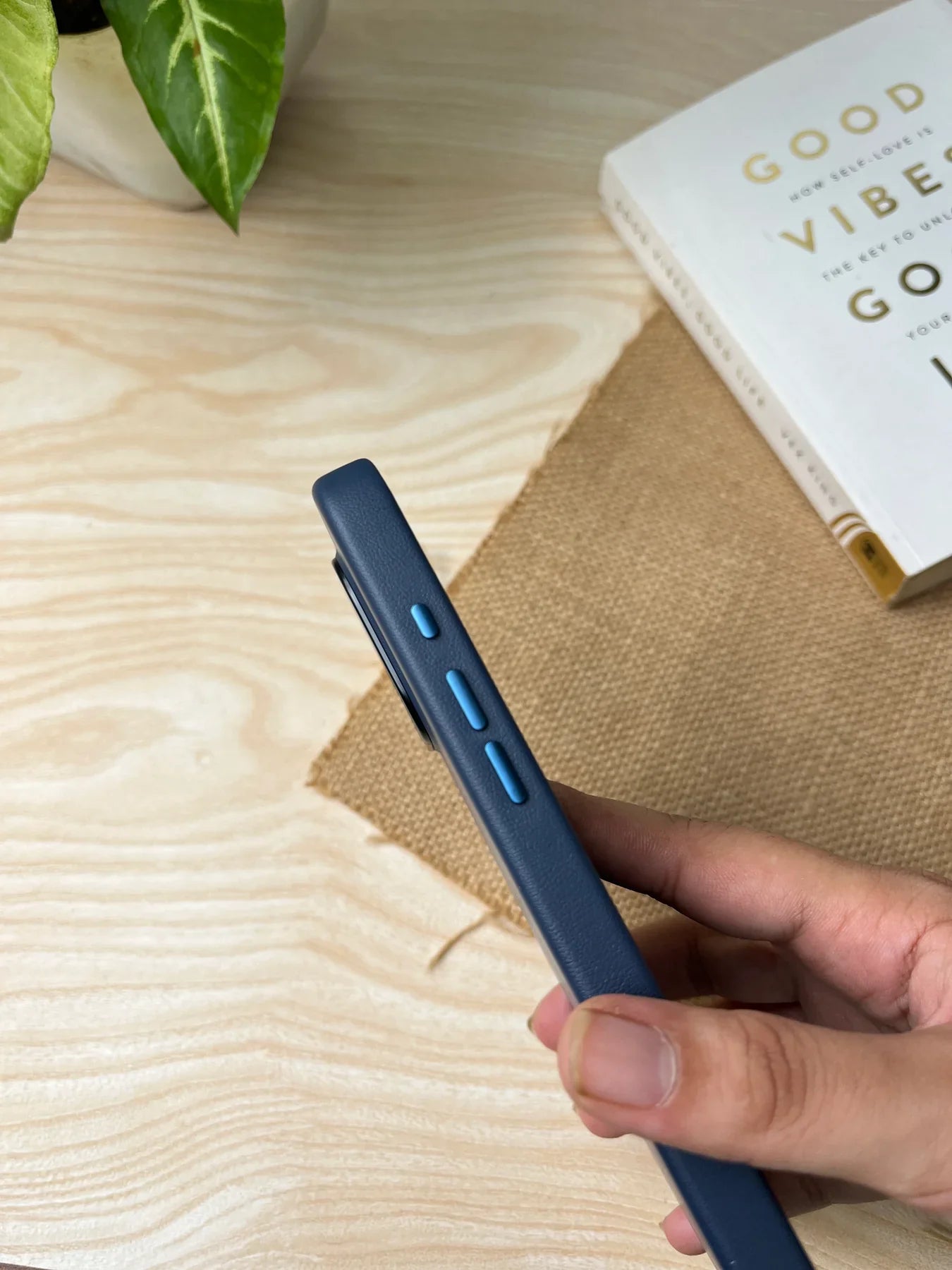 iPhone 15 Pro Max Kdoo Noble Classic Series Genuine Leather Case - Blue