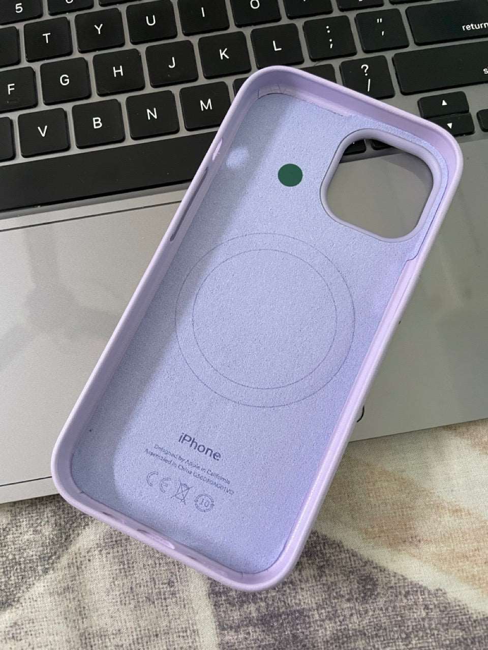 Apple iPhone 14 Leather Cover with MagSafe - LAVENDER