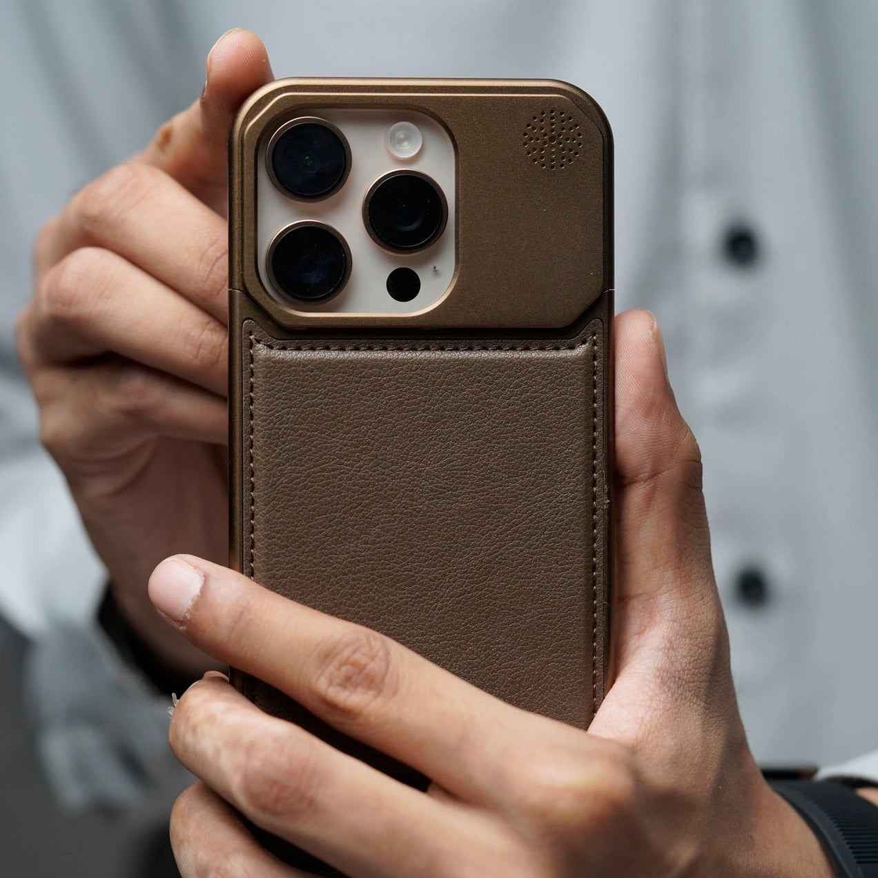 iPhone 16 Pro Max Aluminum & Leather Case with Fragrance Aroma - Desert