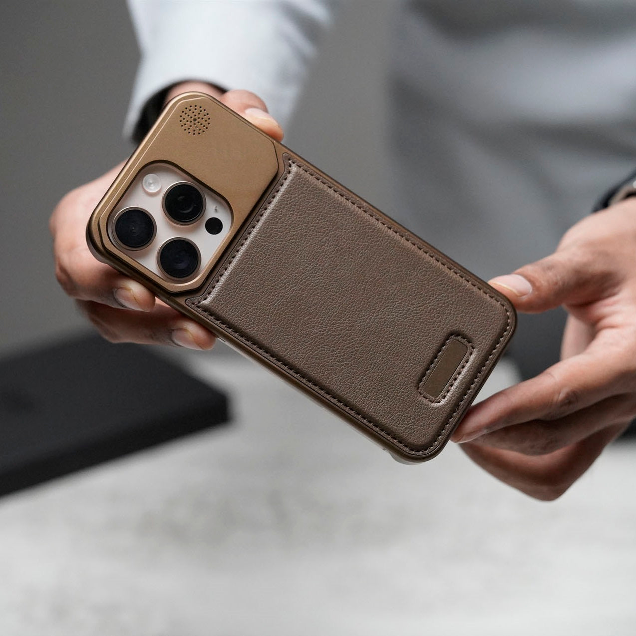 iPhone 16 Pro Max Aluminum & Leather Case with Fragrance Aroma - Desert