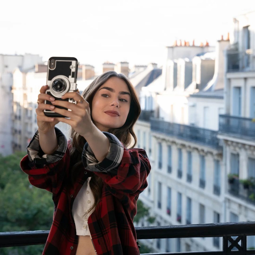 Silicone Vintage Camera Case with Removable Neck Strap Lanyard for iPhone 15/16 series