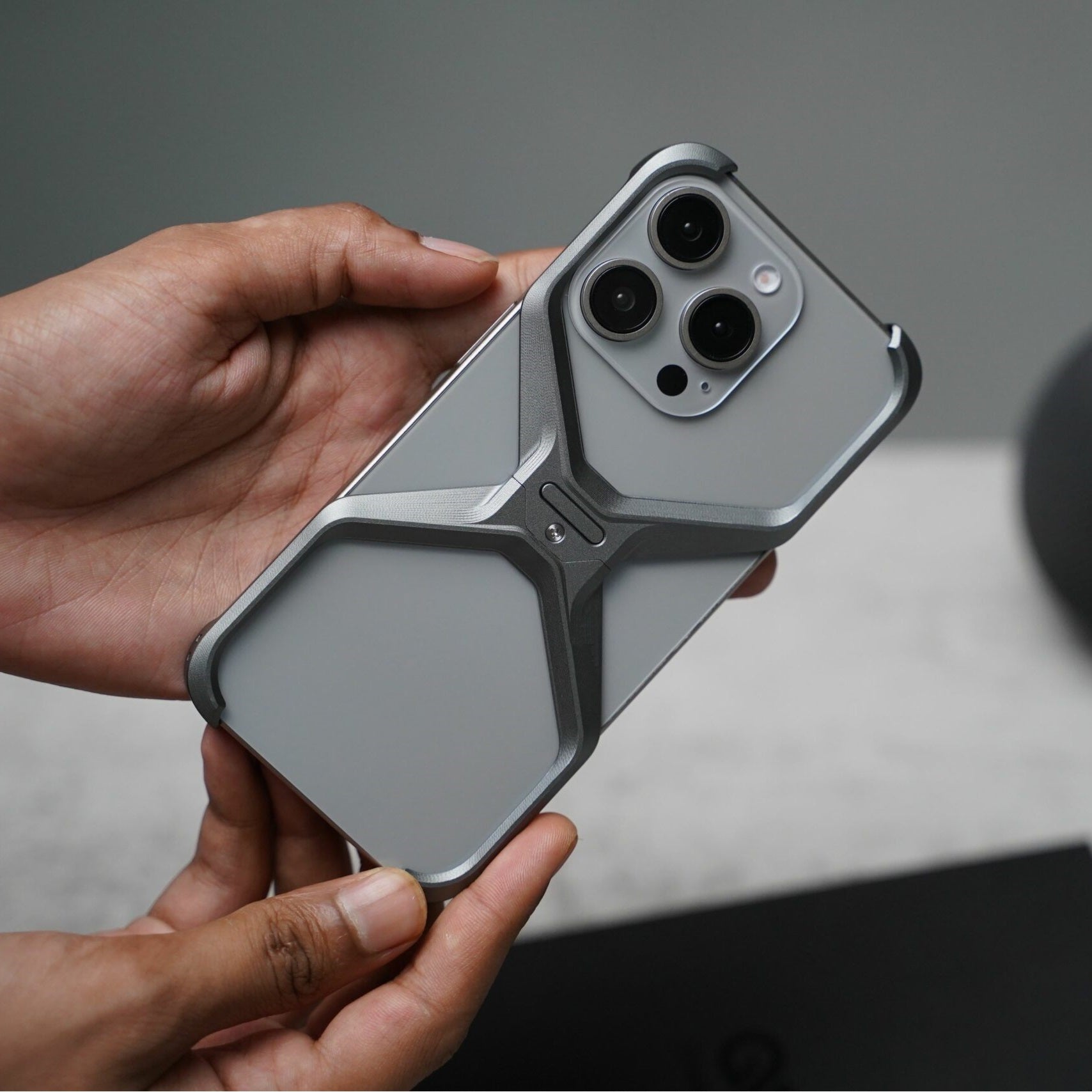 iPhone 16 Pro Max Metal Alloy X Shape Bumper Case - Gray