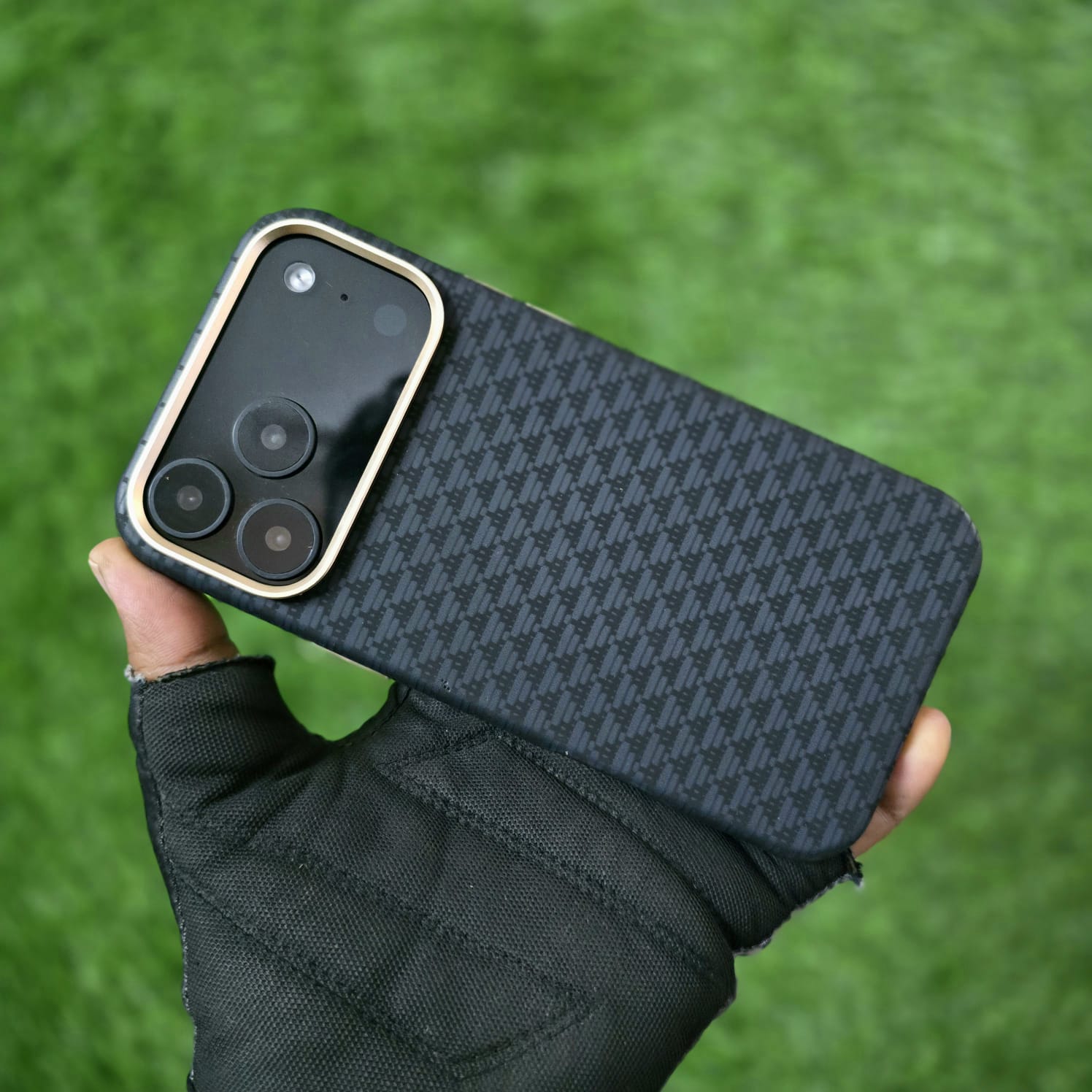 iPhone 17 Pro Max Carbon Cover, SIBLING Series Case with Metal Camera Protection - Black