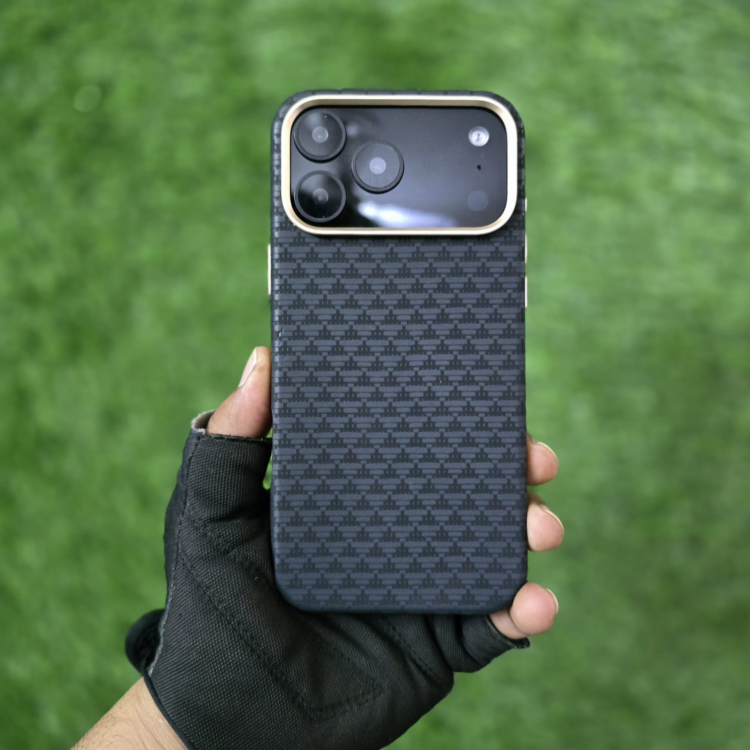 iPhone 17 Pro Max Carbon Cover, SIBLING Series Case with Metal Camera Protection - Black