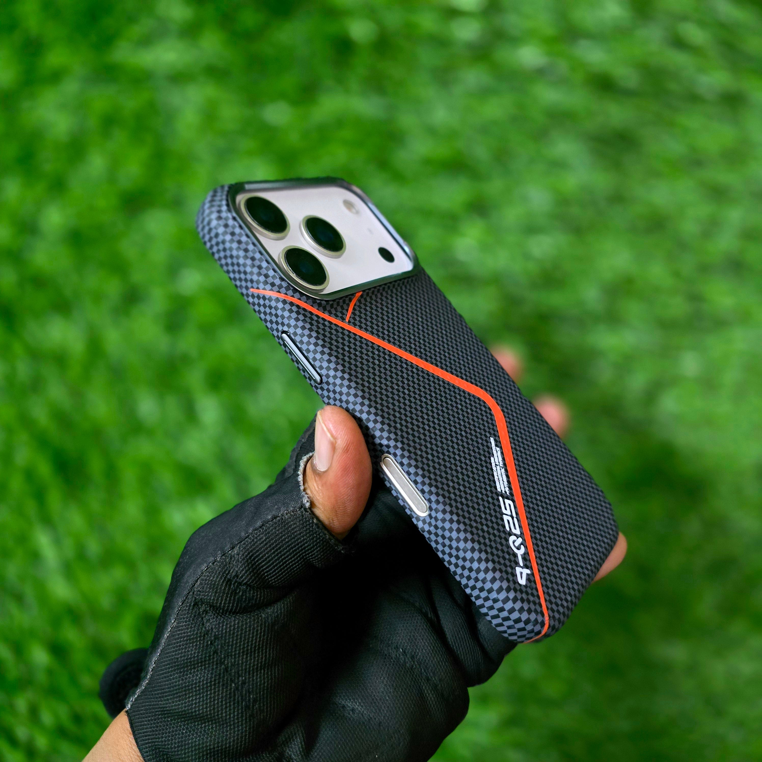 iPhone 17 Pro Max Aramid Carbon Fiber Texture 0.8mm Thin Cover with Magsafe - Black