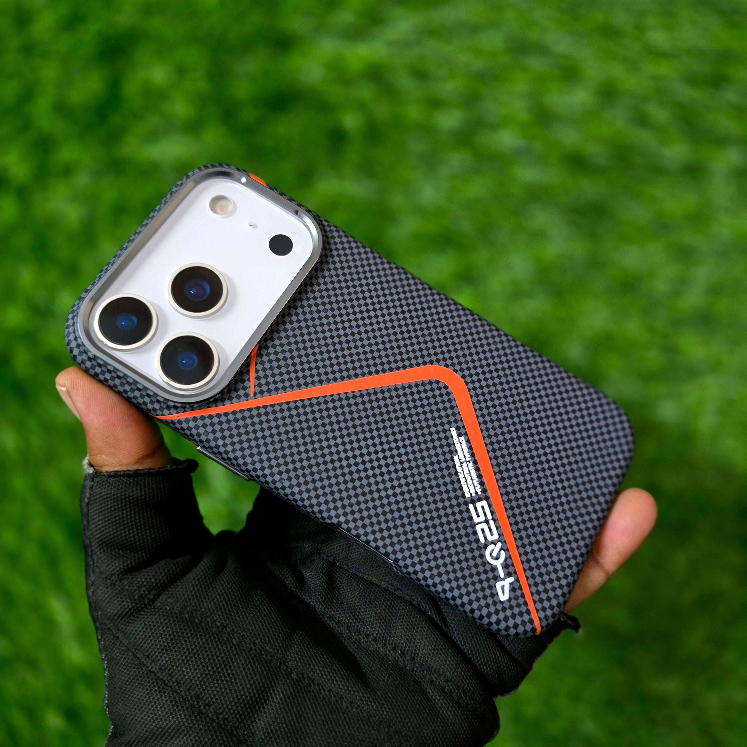 iPhone 17 Pro Max Aramid Carbon Fiber Texture 0.8mm Thin Cover with Magsafe - Black