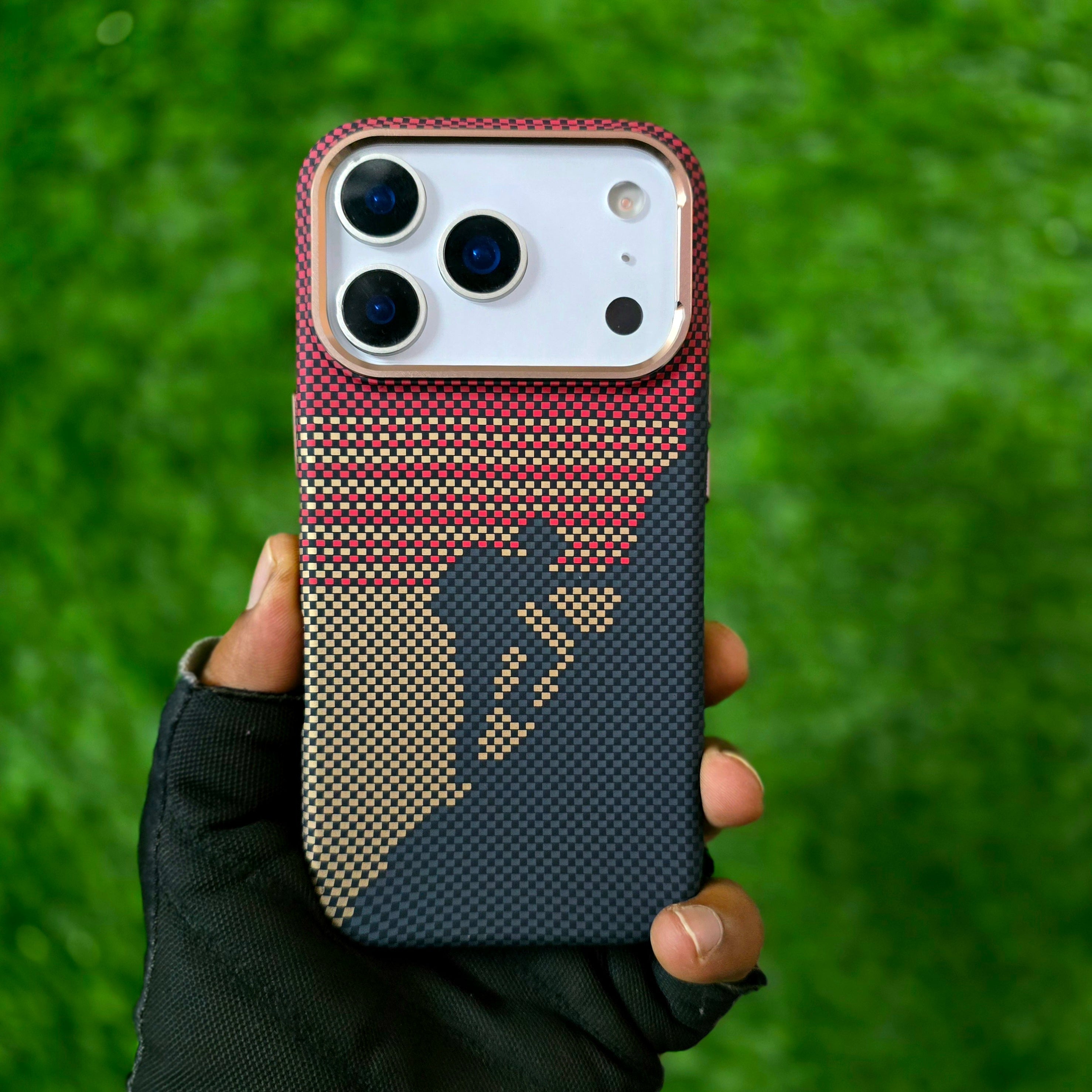 iPhone 17 Pro Max Aramid Carbon Fiber "Mountain Climber" Texture 0.8mm Thin Cover with Magsafe - Red