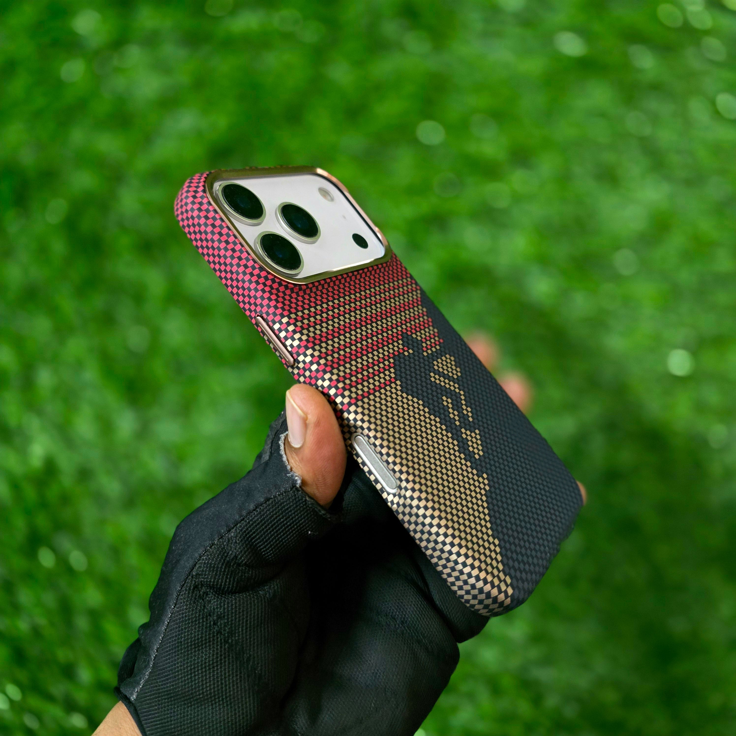 iPhone 17 Pro Max Aramid Carbon Fiber "Mountain Climber" Texture 0.8mm Thin Cover with Magsafe - Red