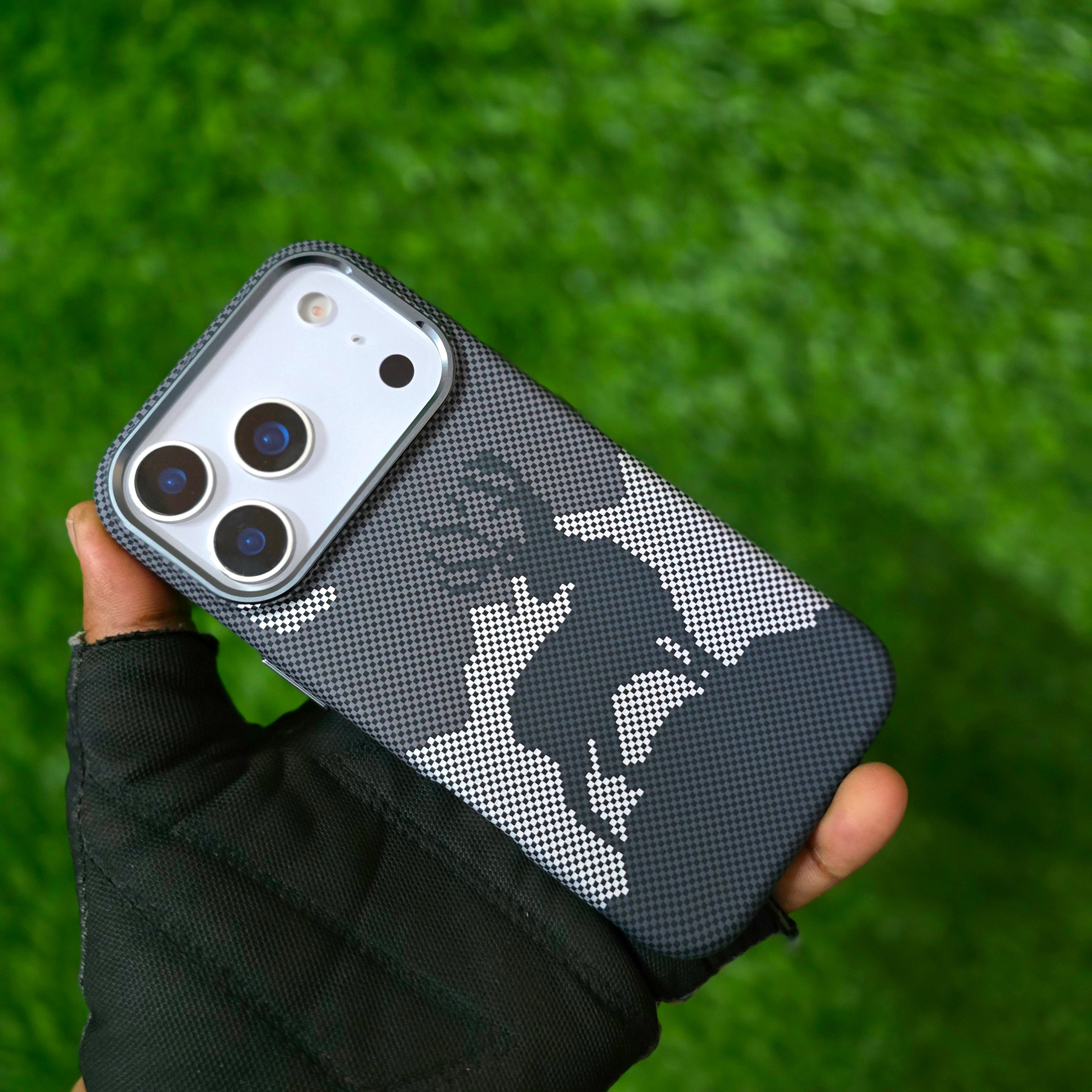 iPhone 17 Pro Aramid Carbon Fiber "Deer in Night" Texture 0.8mm Thin Cover with Magsafe - Grey