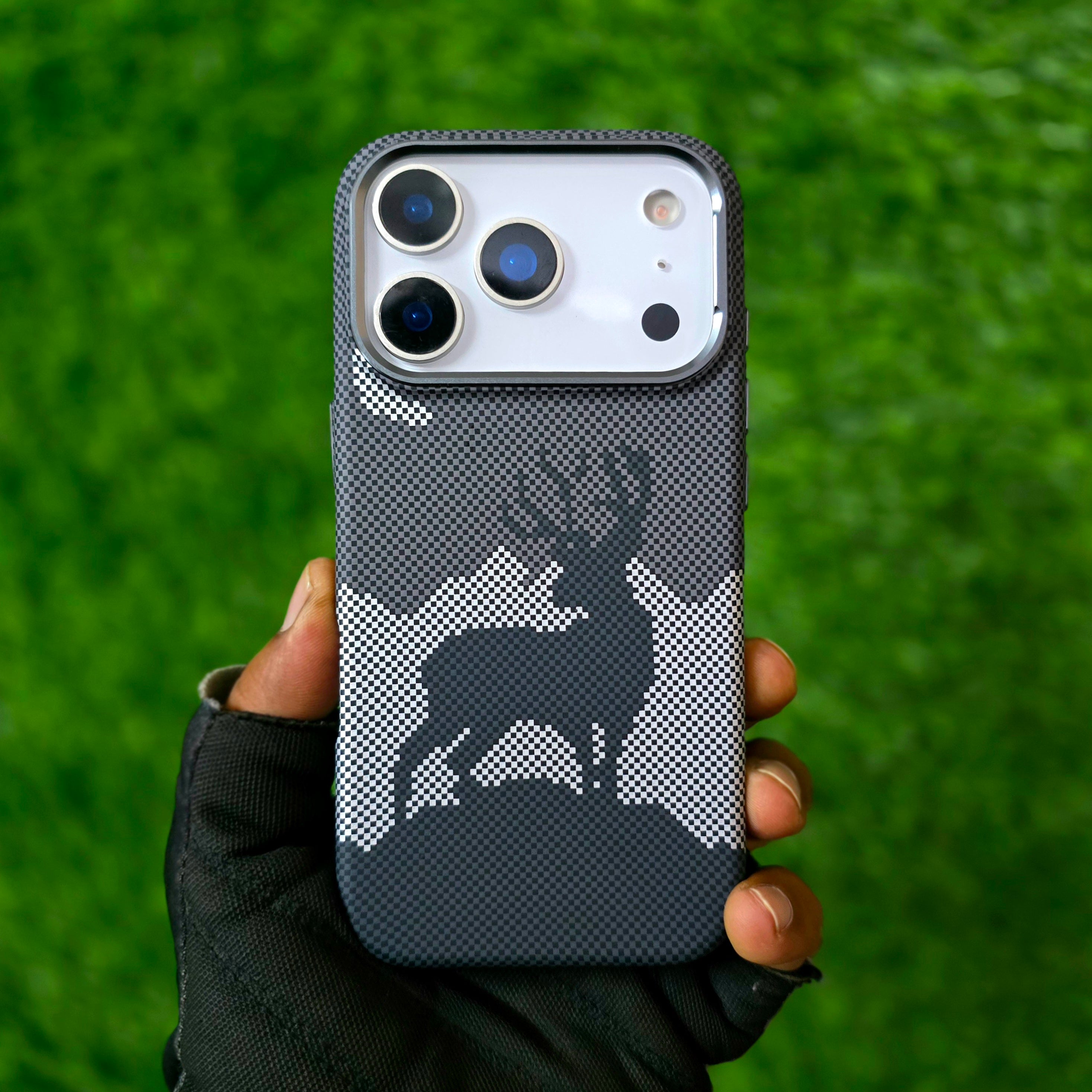 iPhone 17 Pro Aramid Carbon Fiber "Deer in Night" Texture 0.8mm Thin Cover with Magsafe - Grey
