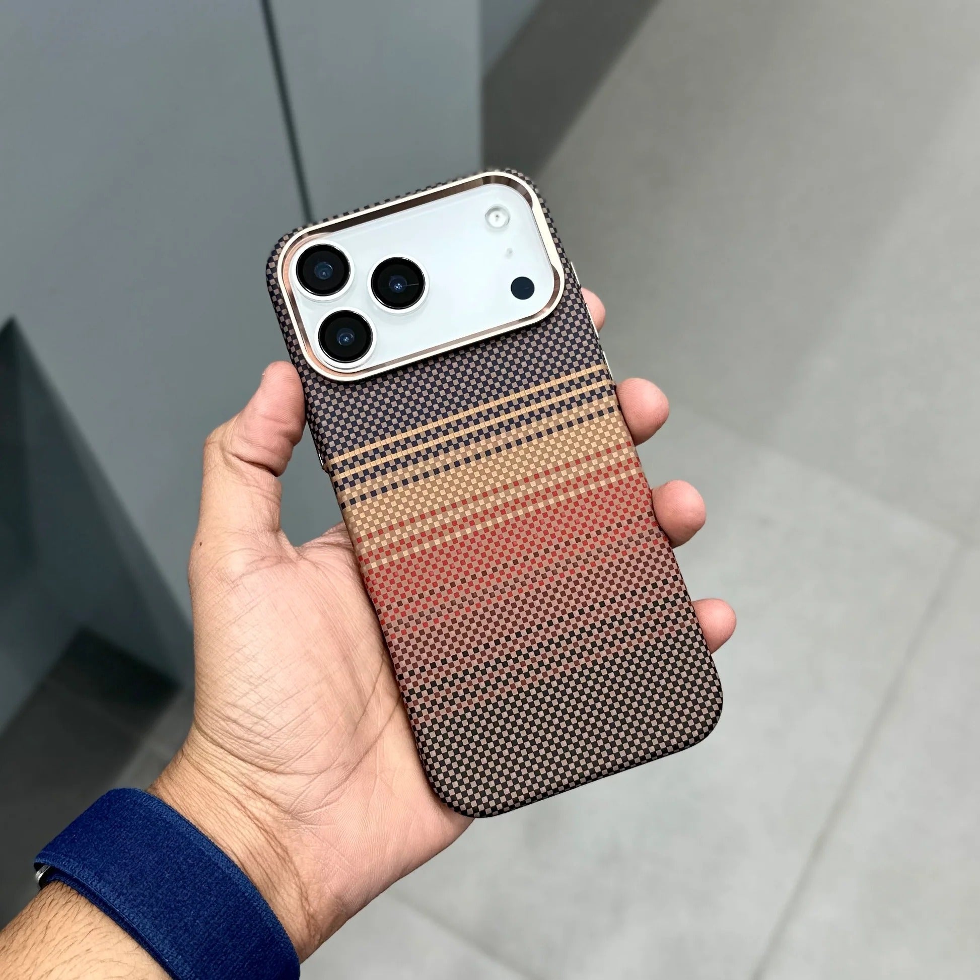 iPhone 17 Pro Max Aramid Carbon Fiber Texture 0.8mm Thin Cover with Magsafe - Sunset
