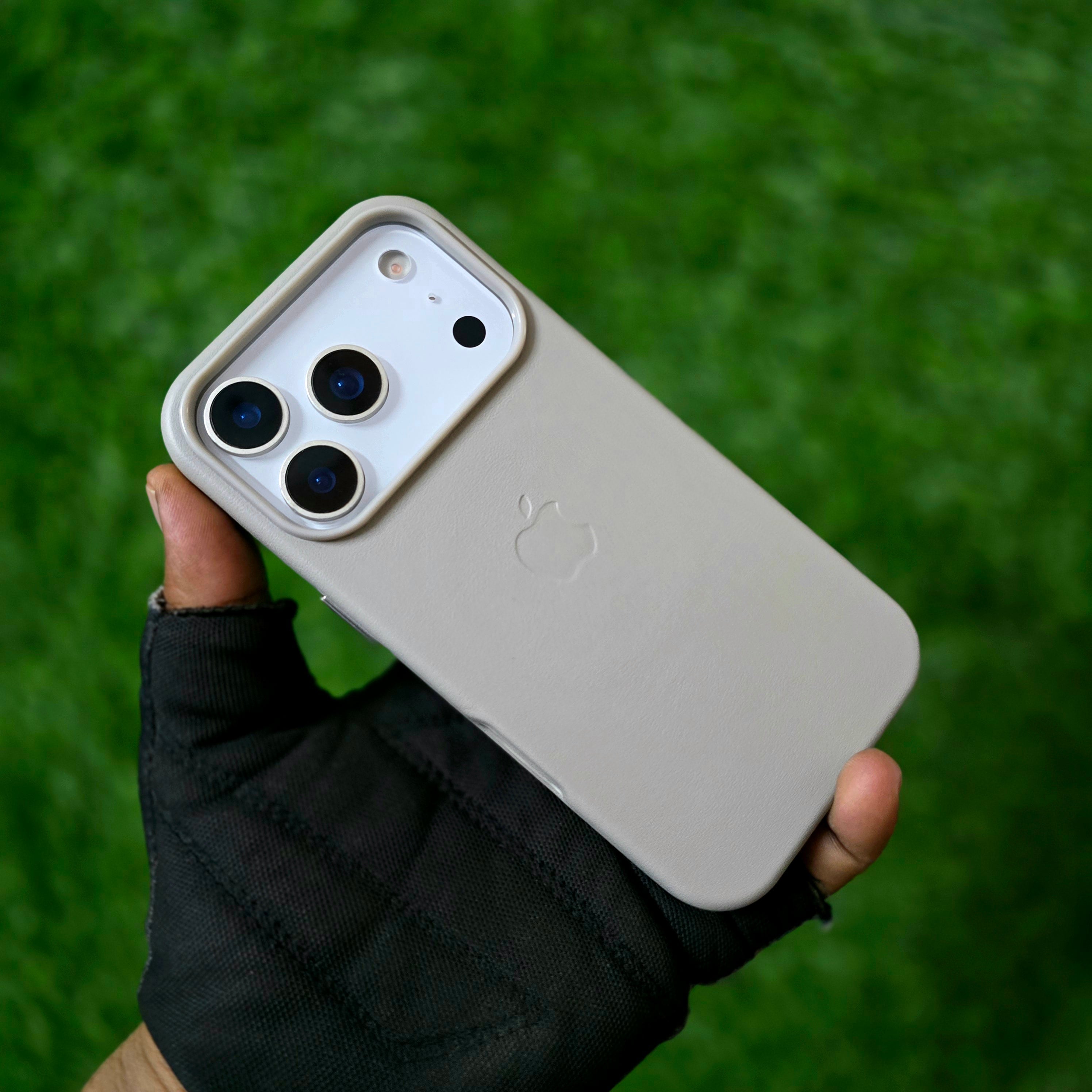 iPhone 17 Pro Max Leather Case with Magsafe - Grey