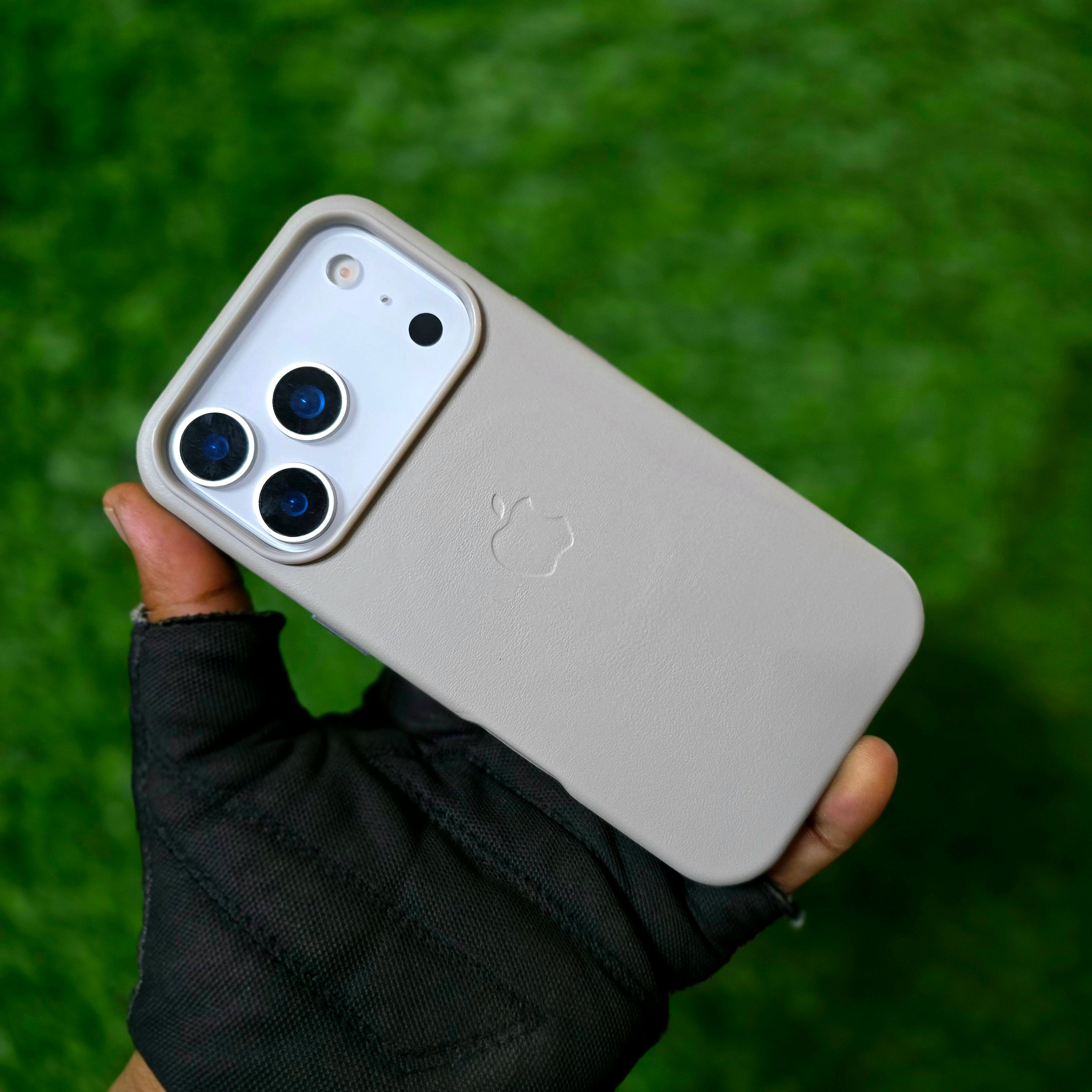 iPhone 17 Pro Max Leather Case with Magsafe - Grey