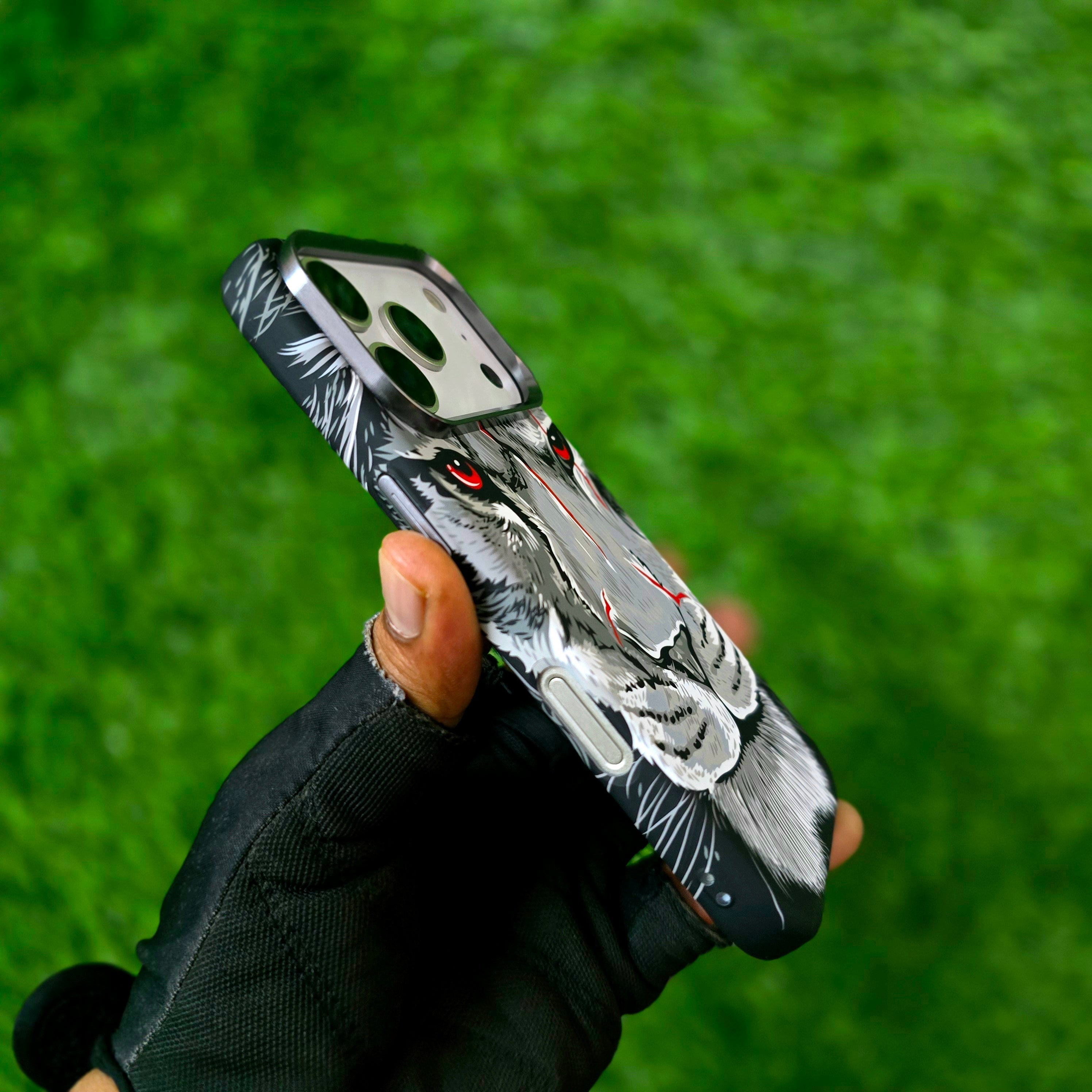 iPhone 17 Pro Slim 0.8mm Embossed "Lion Face" Cover with Magsafe - Grey