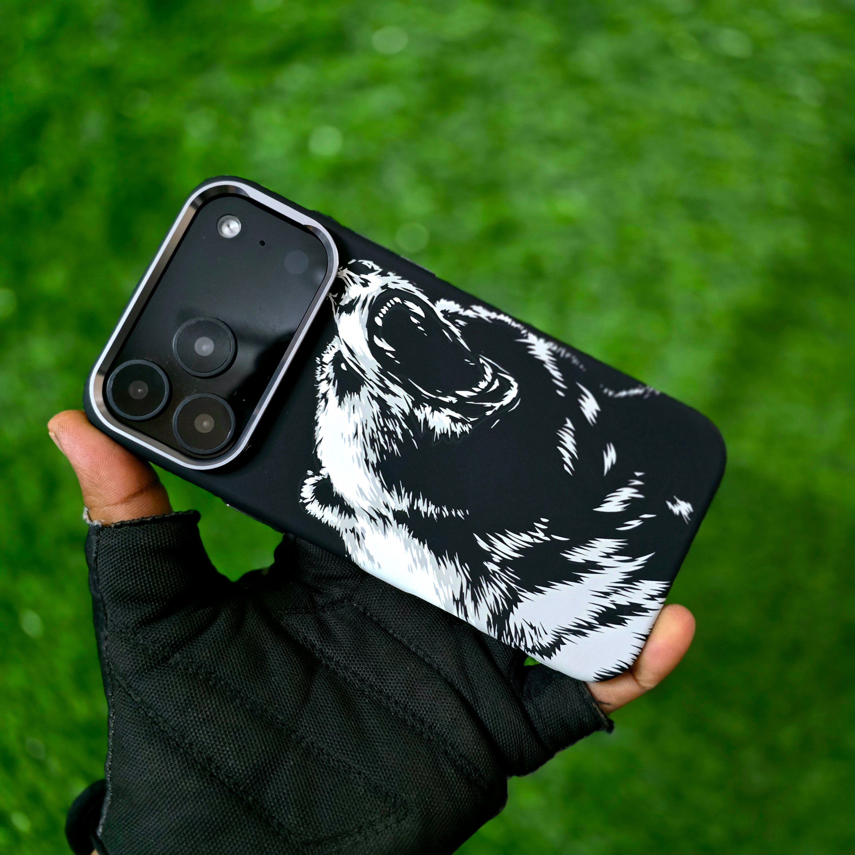 iPhone 17 Pro Max Slim 0.8mm Embossed "Roaring Bear" Cover with Magsafe - Bear