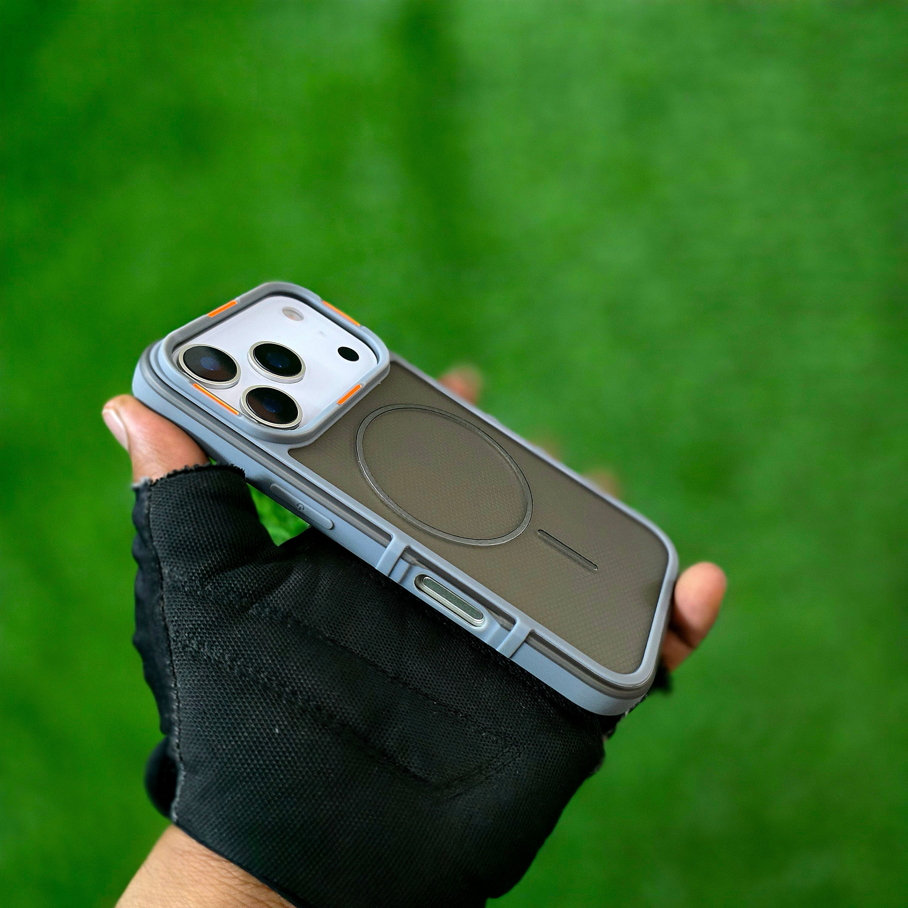 iPhone 17 Pro Hybrid Semi-Transparent Anti-Drop Back Cover with Magsafe - Grey