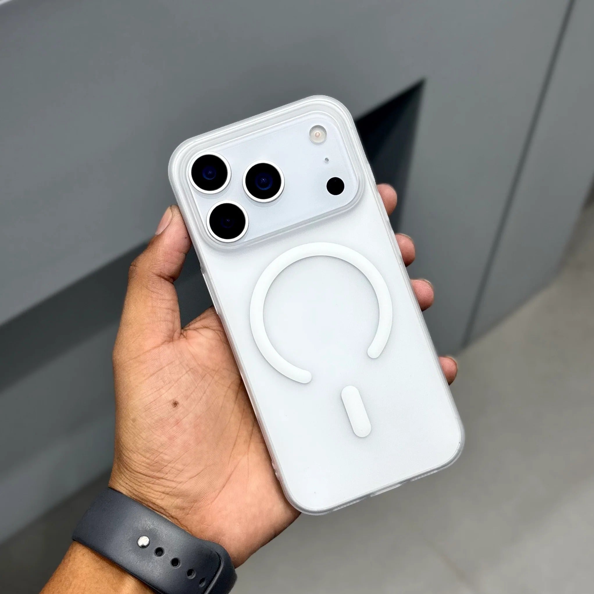 iPhone 17 Pro 0.8mm Thin Semi Transparent Matte Finish Smoky Cover with Magsafe - White