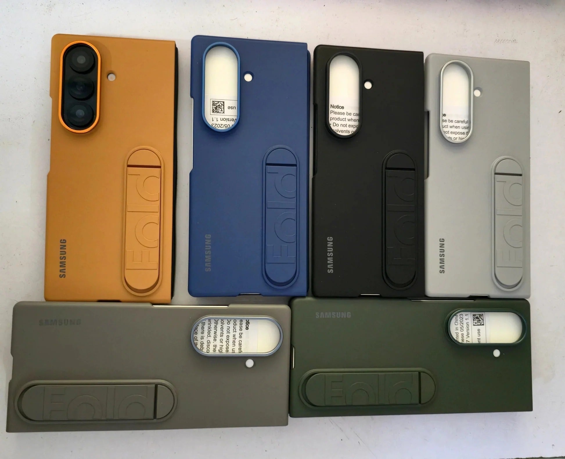 Samsung Galaxy Z Fold7 Matte Skin Feel PC Hard Case with Kickstand