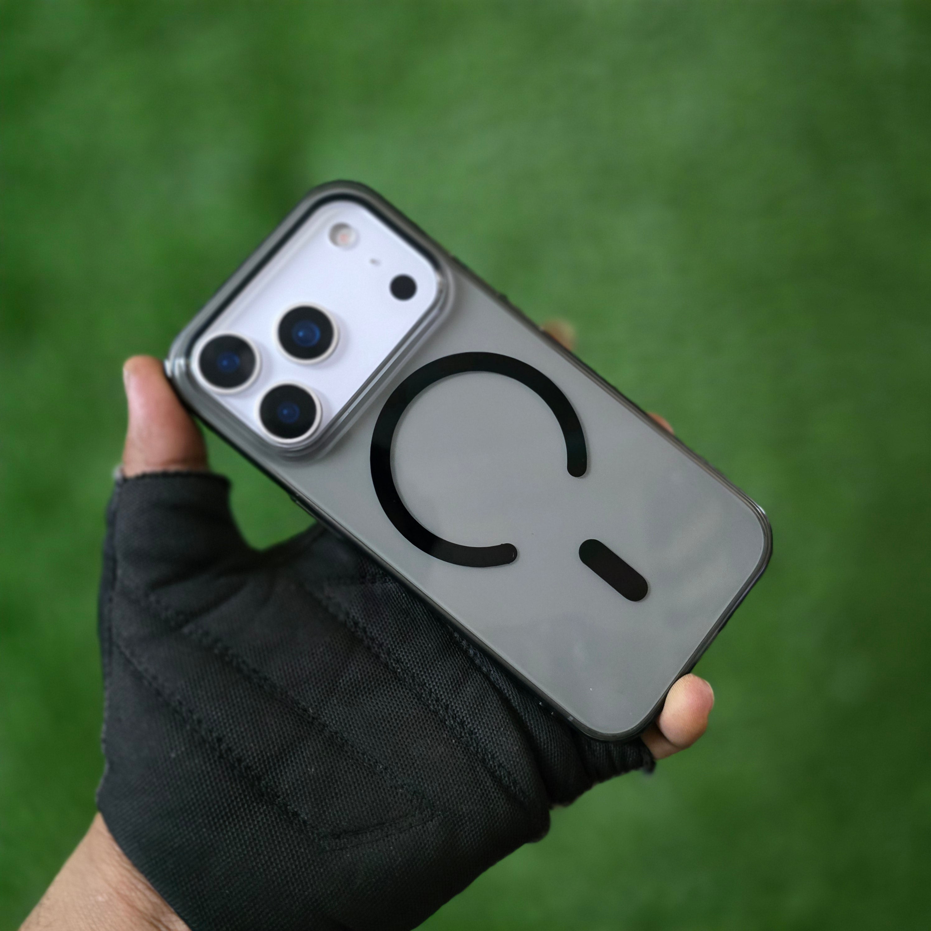 iPhone 17 Pro Anti Yellowing Series Transparent Cover with Magsafe - Black