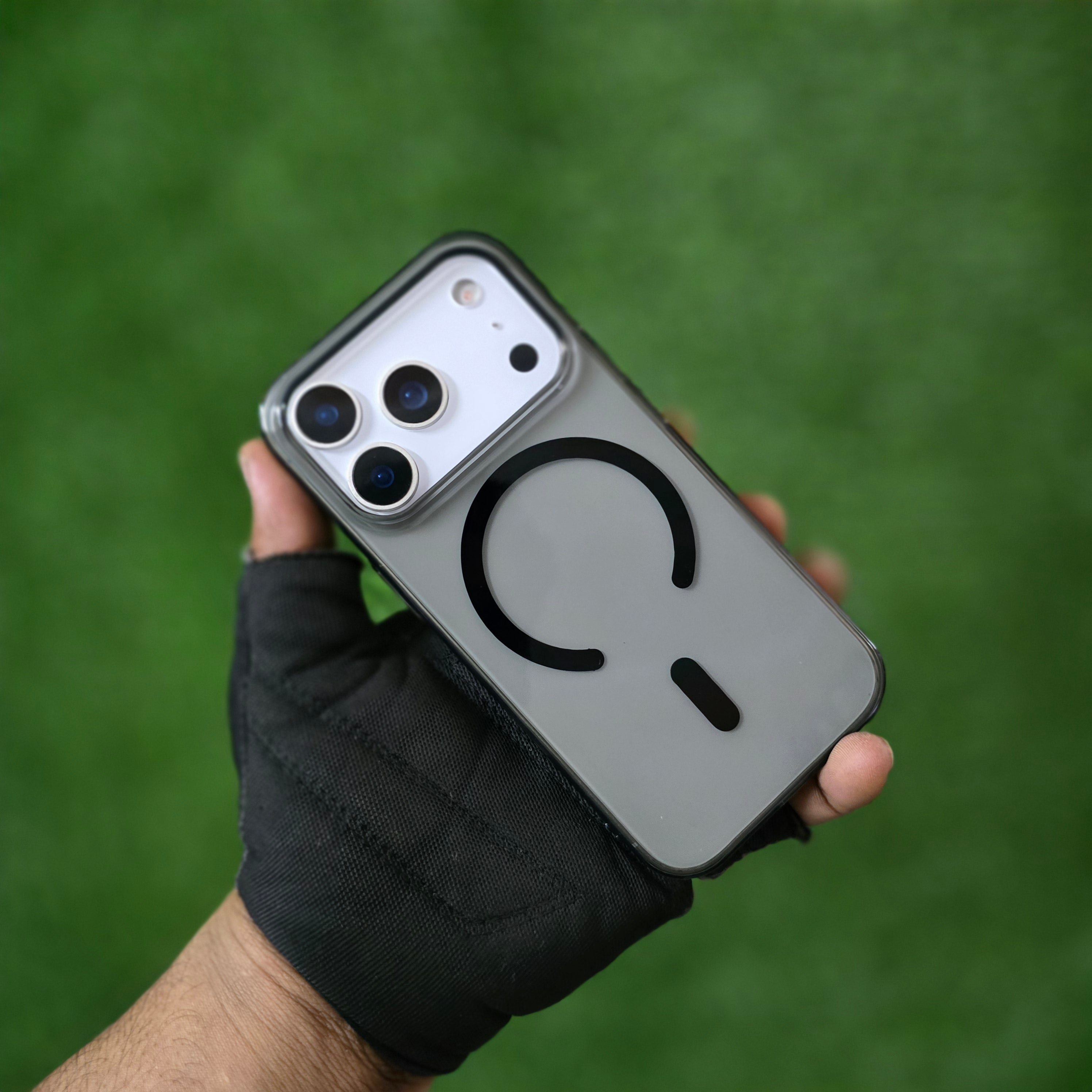 iPhone 17 Pro Anti Yellowing Series Transparent Cover with Magsafe - Black