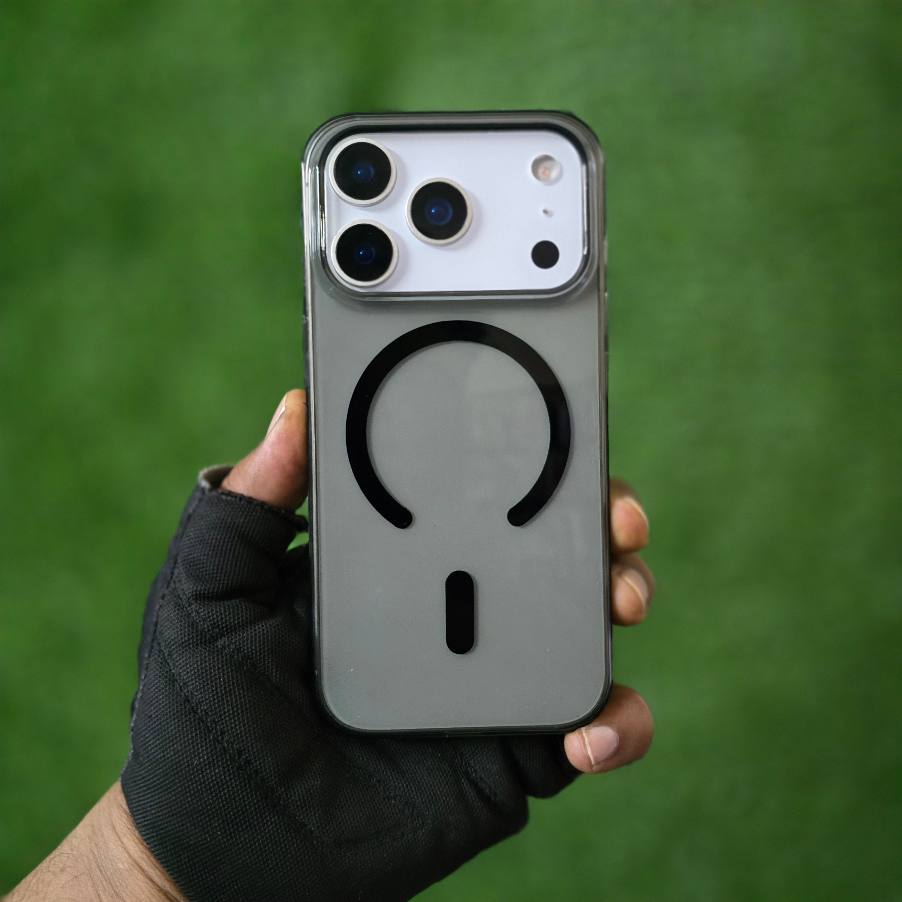 iPhone 17 Pro Anti Yellowing Series Transparent Cover with Magsafe - Black