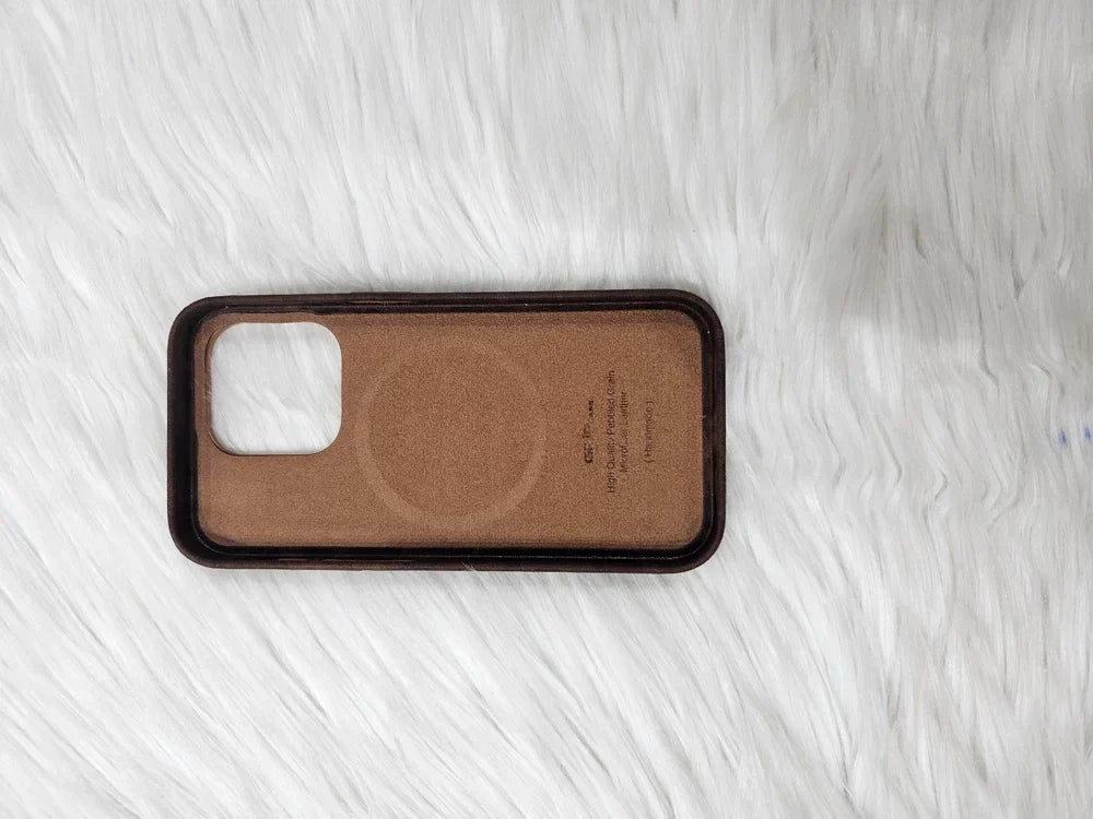 Tiger Magsafe iPhone 15 Pro back cover case