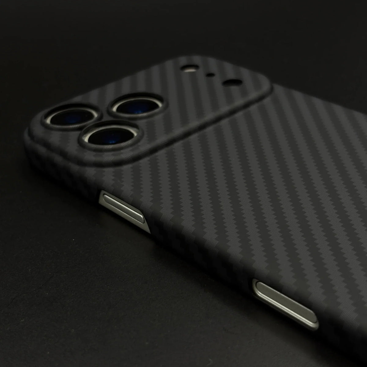 Ultra-Slim Carbon Fibre MagSafe Case with Lens Protection, photo 2